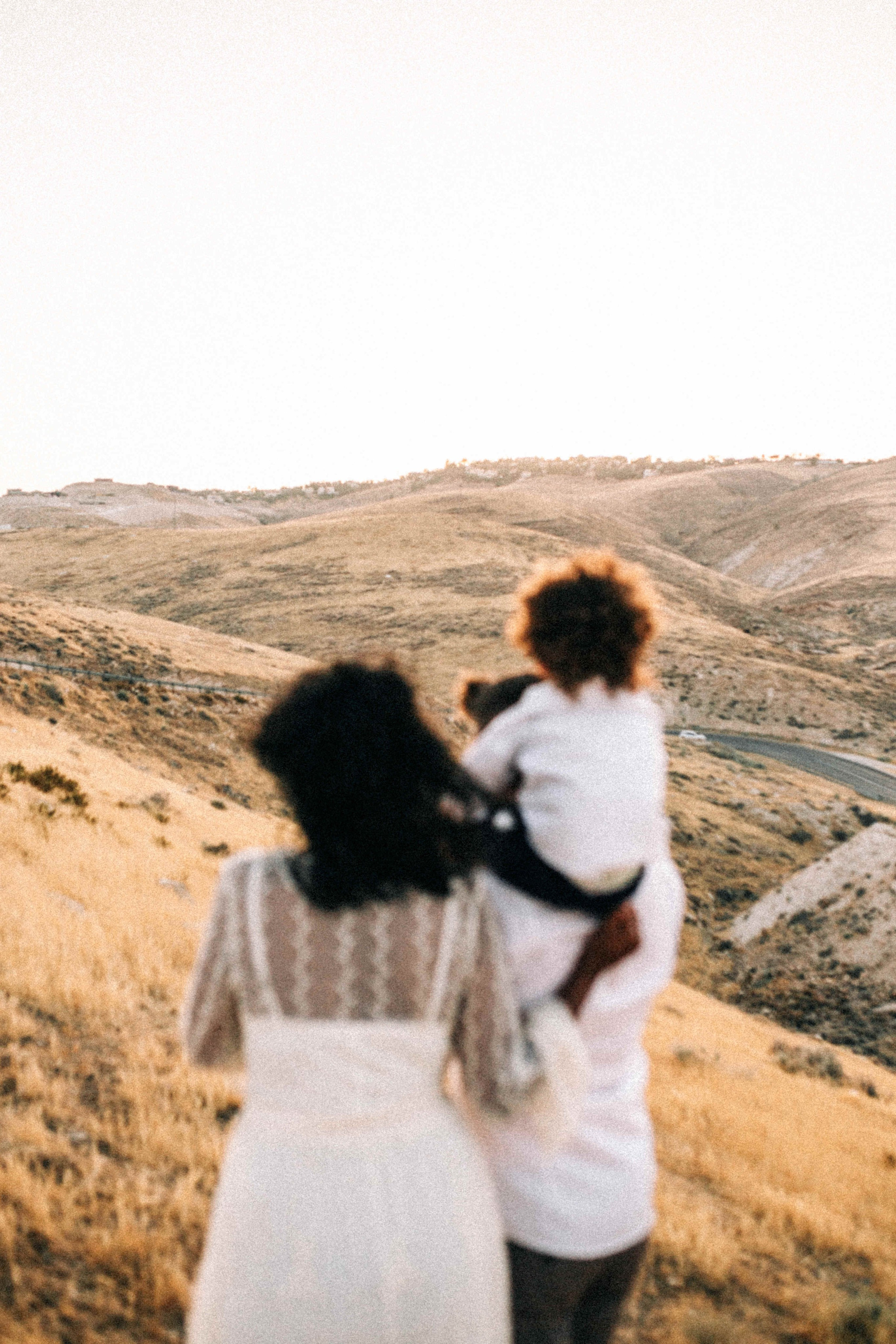 PHOTO SESSION IN THE DESERT NEAR MAALE ADUMIM. PHOTOGRAPHER IN ISRAEL