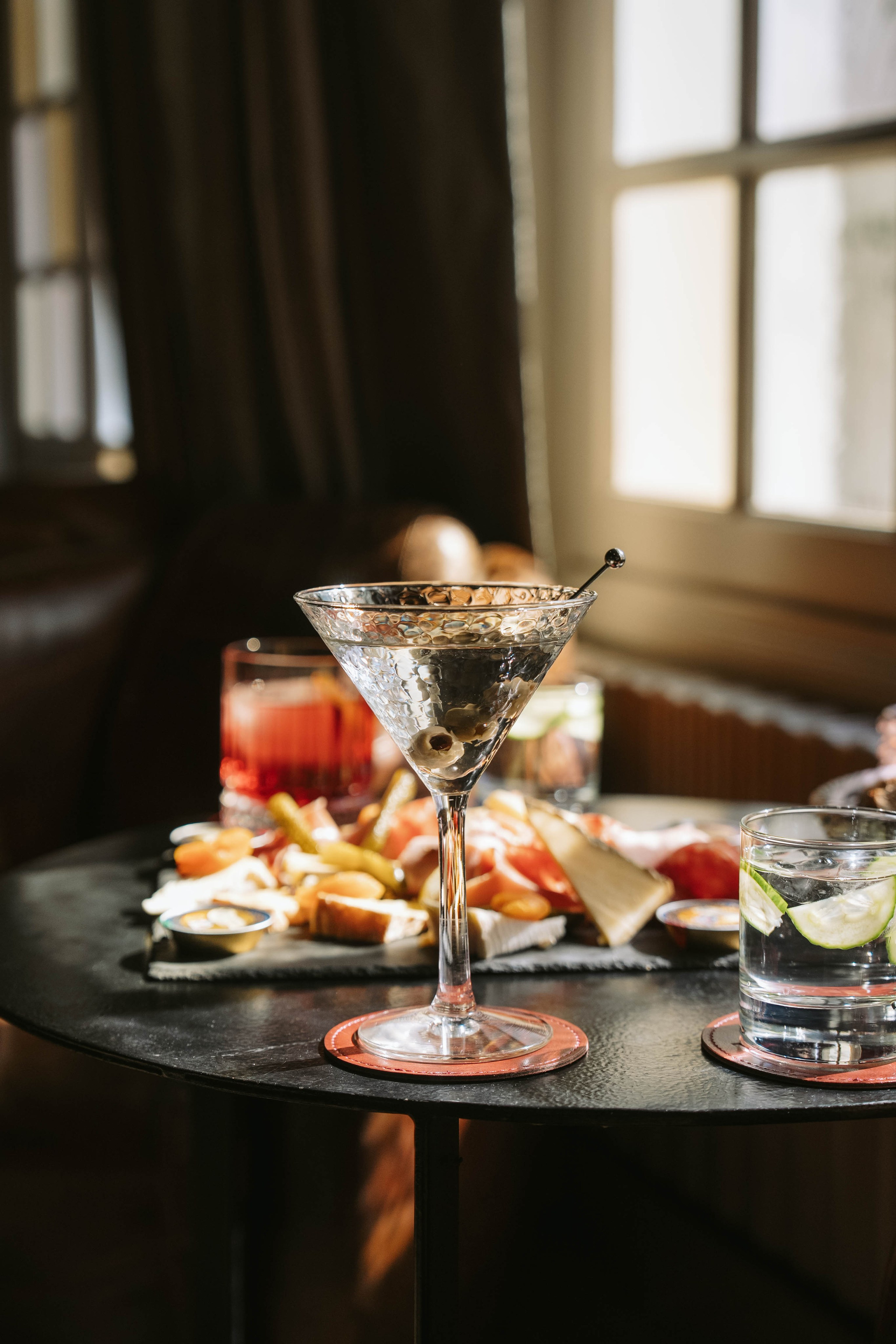 Hôtel Lion d’Or. Weeding photographer / event / portrait