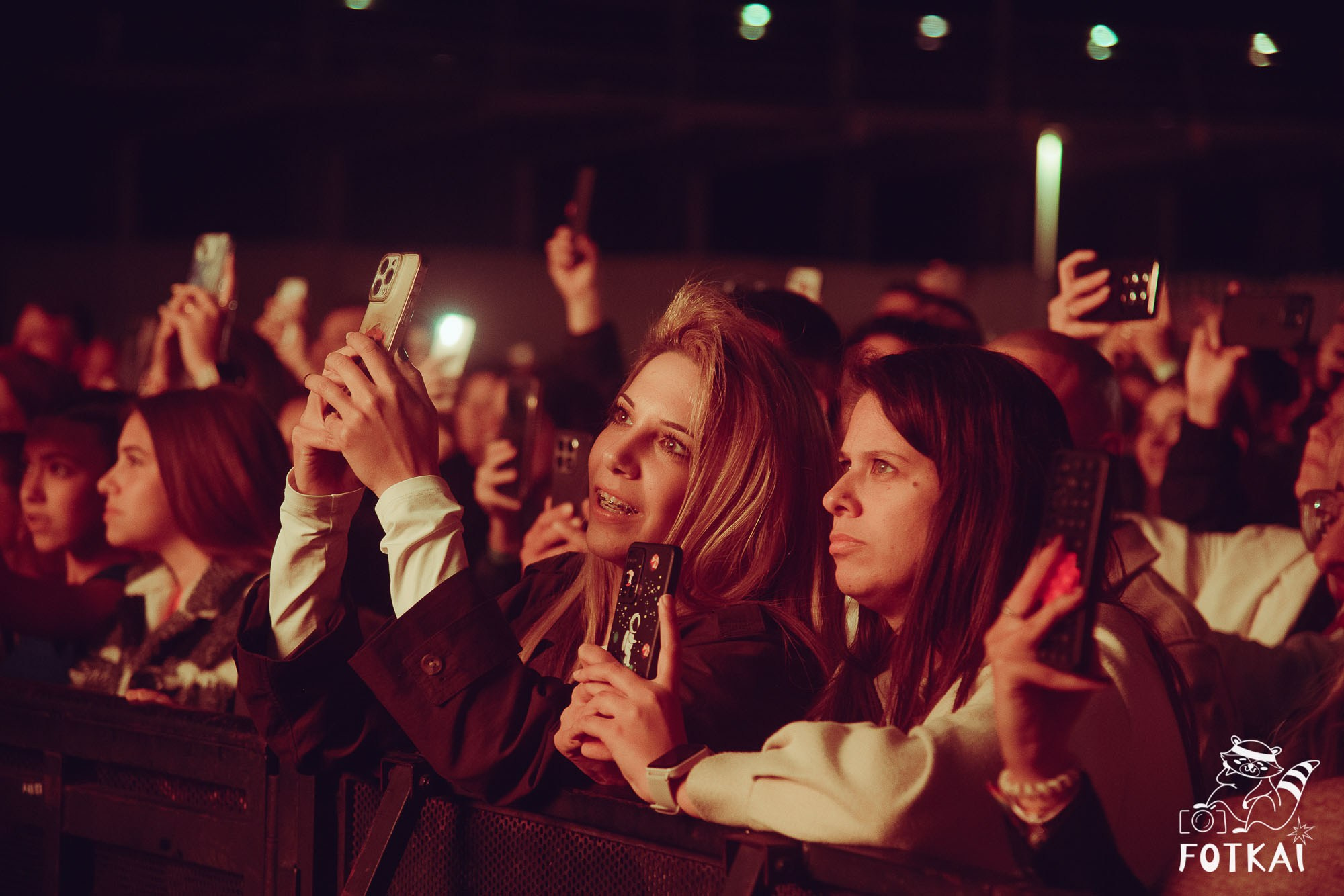 Marta Santos — Fotos del concierto en Alicante 2026: pop flamenco en El Muelle Live | FOTKAI