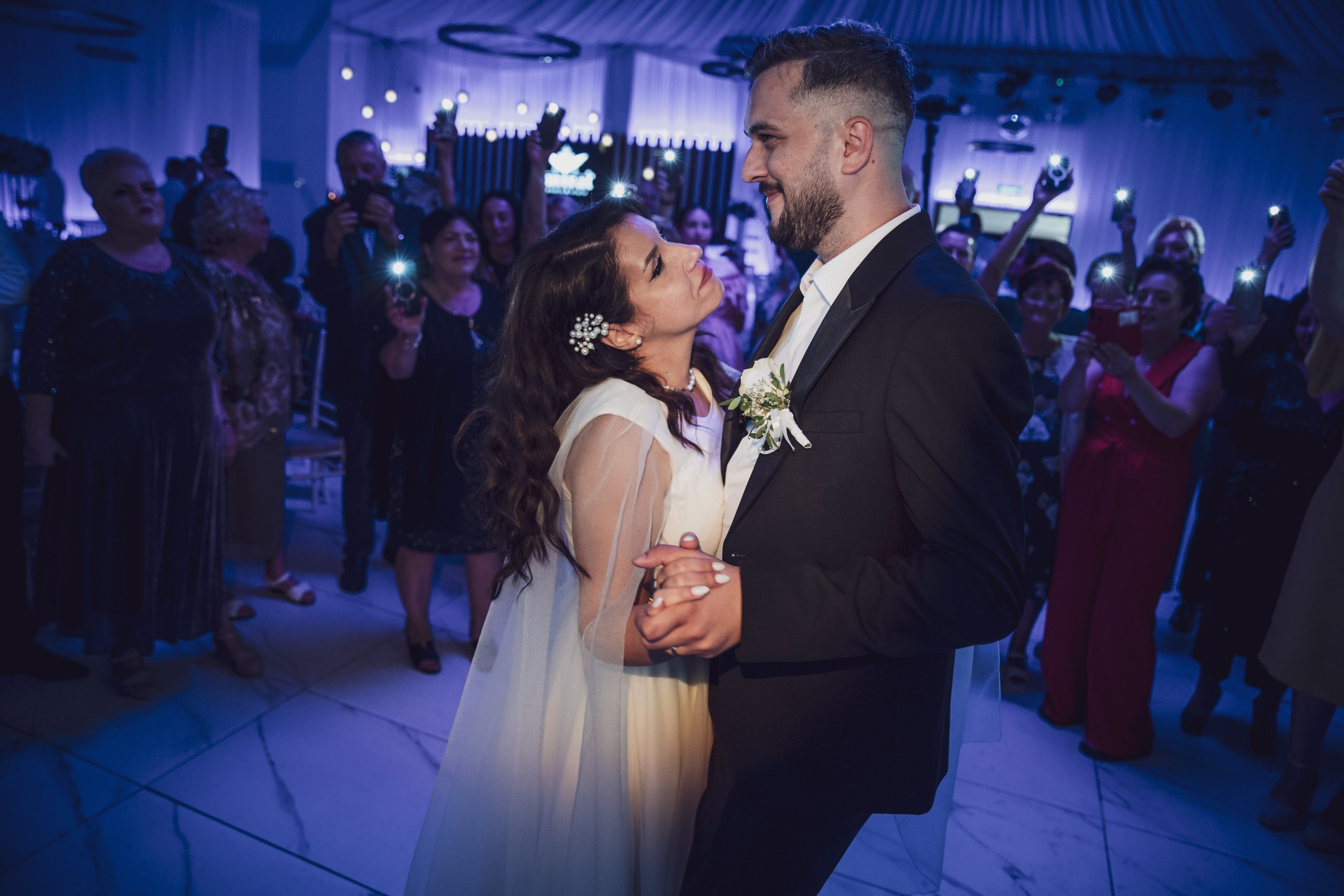 Bogdan & Oana. Acasă