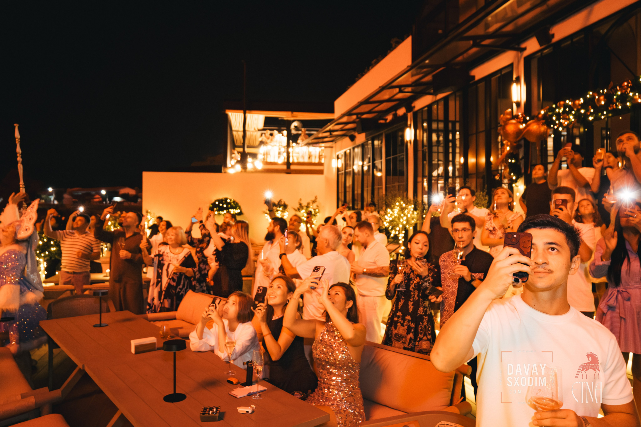 Новогодняя вечеринка | Фоторепортаж | Афиша | DAVAYSXODIM.com PHUKET. АФИША|ФОТОРЕПОРТАЖИ|ИВЕНТЫ|ПХУКЕТ