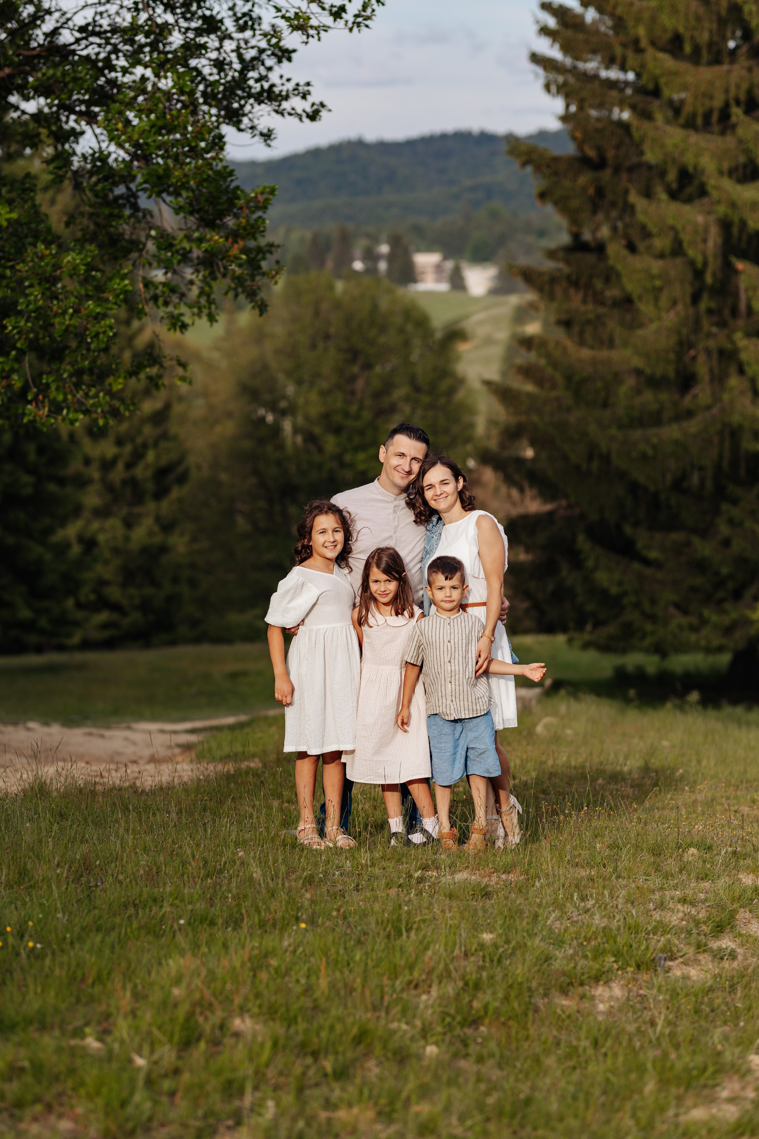 Familia Hudea. Cristina Andronache fotograf Brașov fotograf de familie fotograf de nunta Brașov