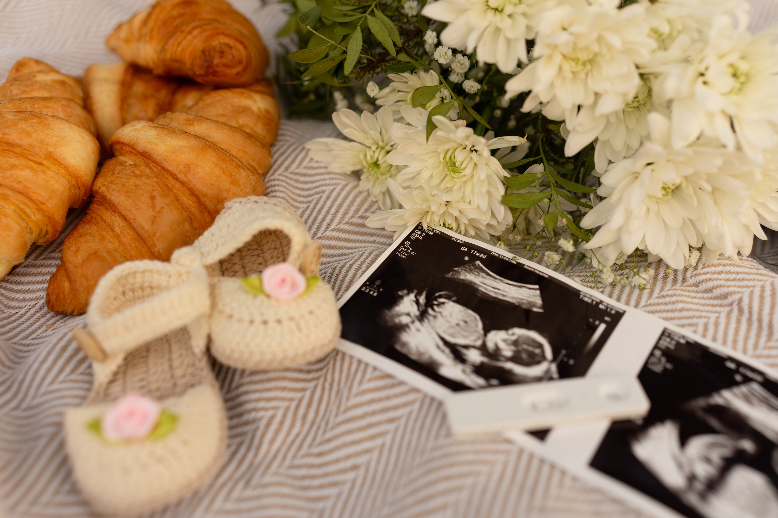 Um Al Amarat Park Pregnancy. Professional Photographer Abu Dhabi, Dubai — Yulia Ismoilova | 2025