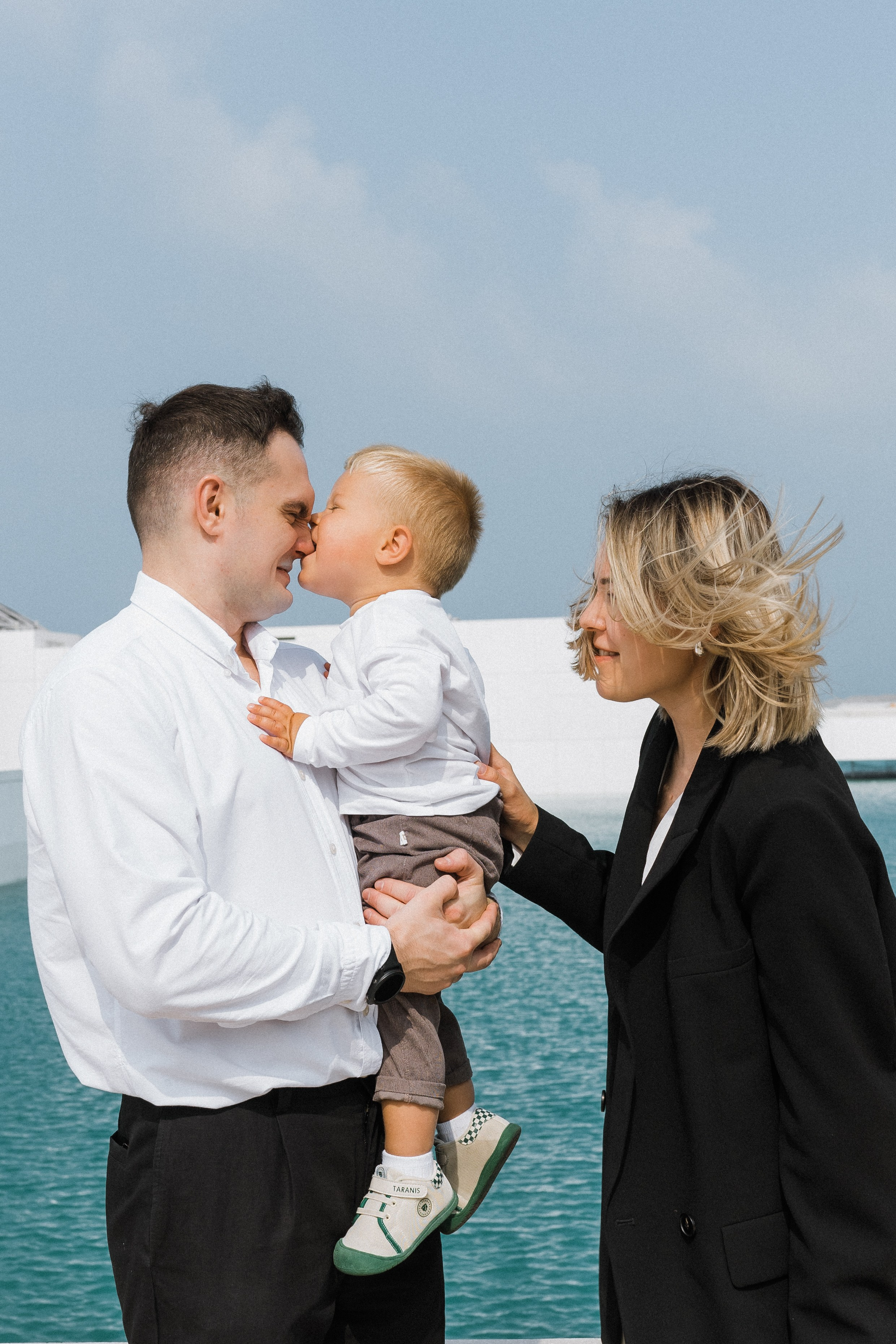 Louvre Dima, Dasha and Artemy. Professional Photographer Abu Dhabi, Dubai — Yulia Ismoilova | 2025