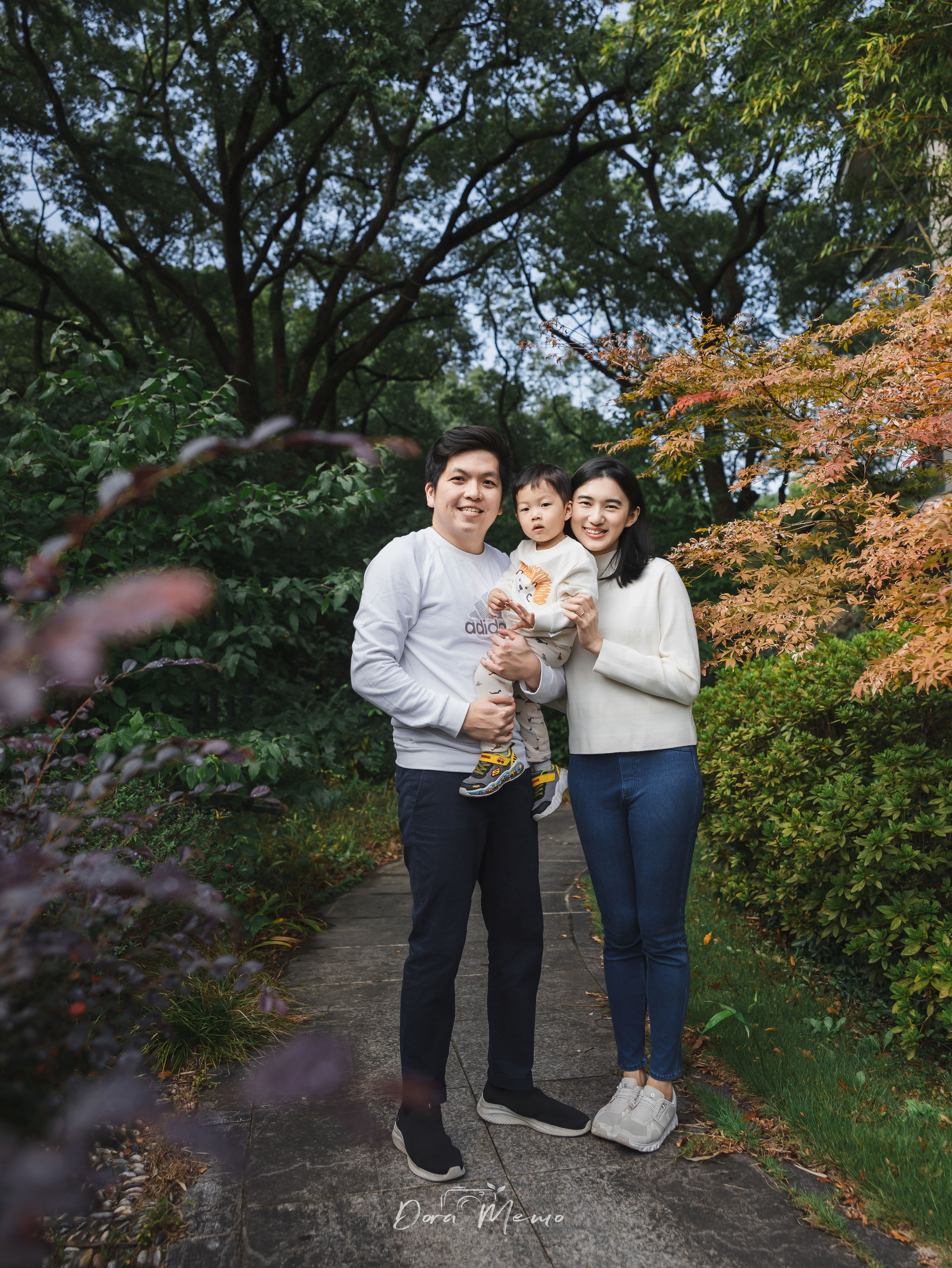 Shanghai Family Photographer | A Sunny Outdoor Family Session with a Two-Year-Old