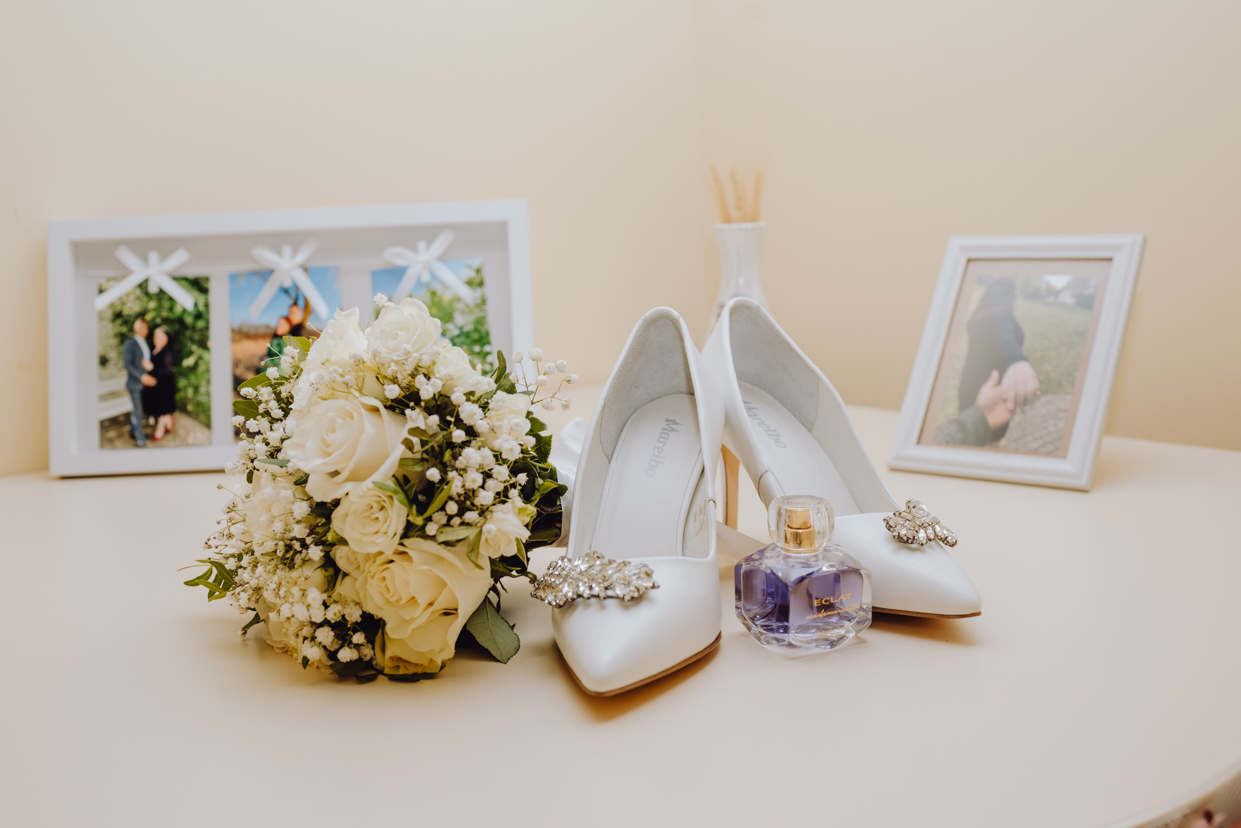 Cristi & Maria. Wedding & couple photographer from Romania Rut Vetan