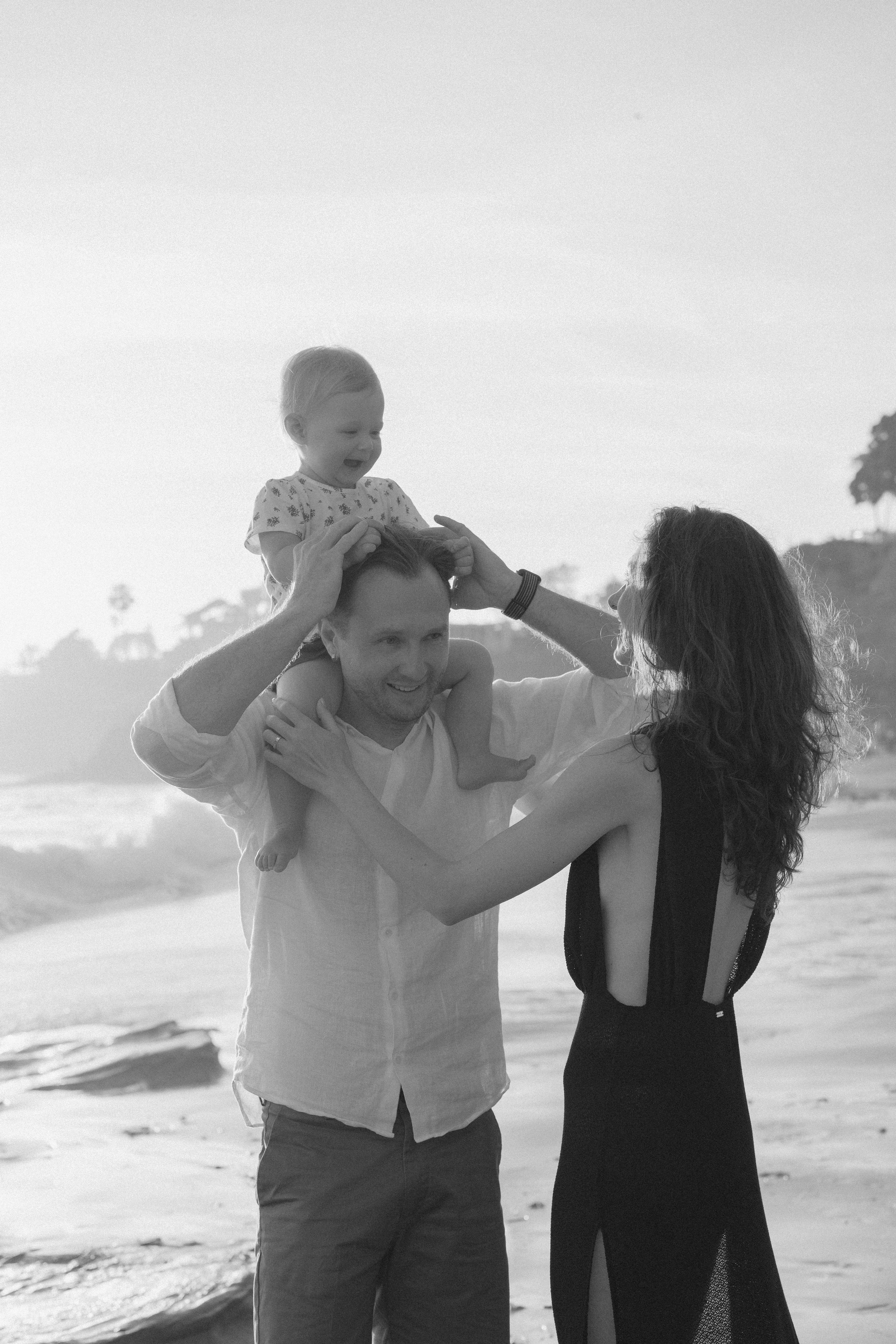 Little baby girl Keira. Family beach shoot. Portrait, family, maternity & wedding photography & videography in SoCal Kseni Vibe