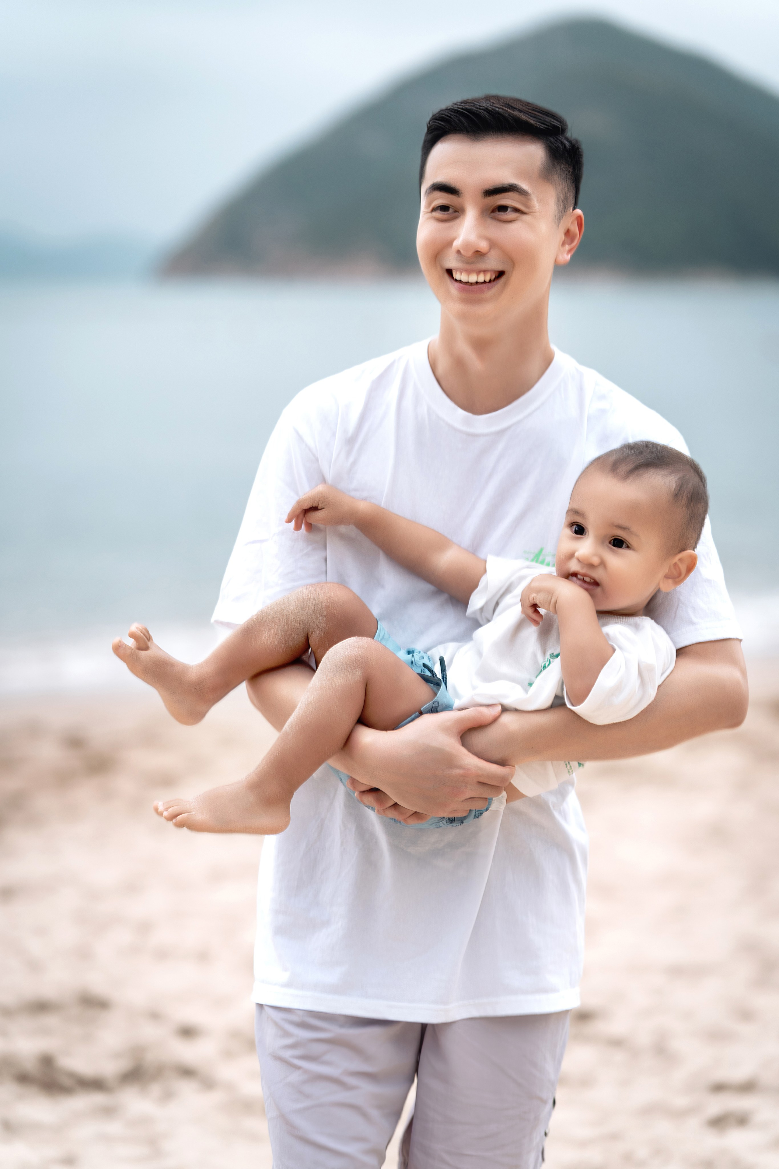 OLGA & DEREK | REPULSE BAY BEACH. PHOTOGRAPHER IN HONG KONG (WEDDING, FASHION, FAMILY, EVENTS)