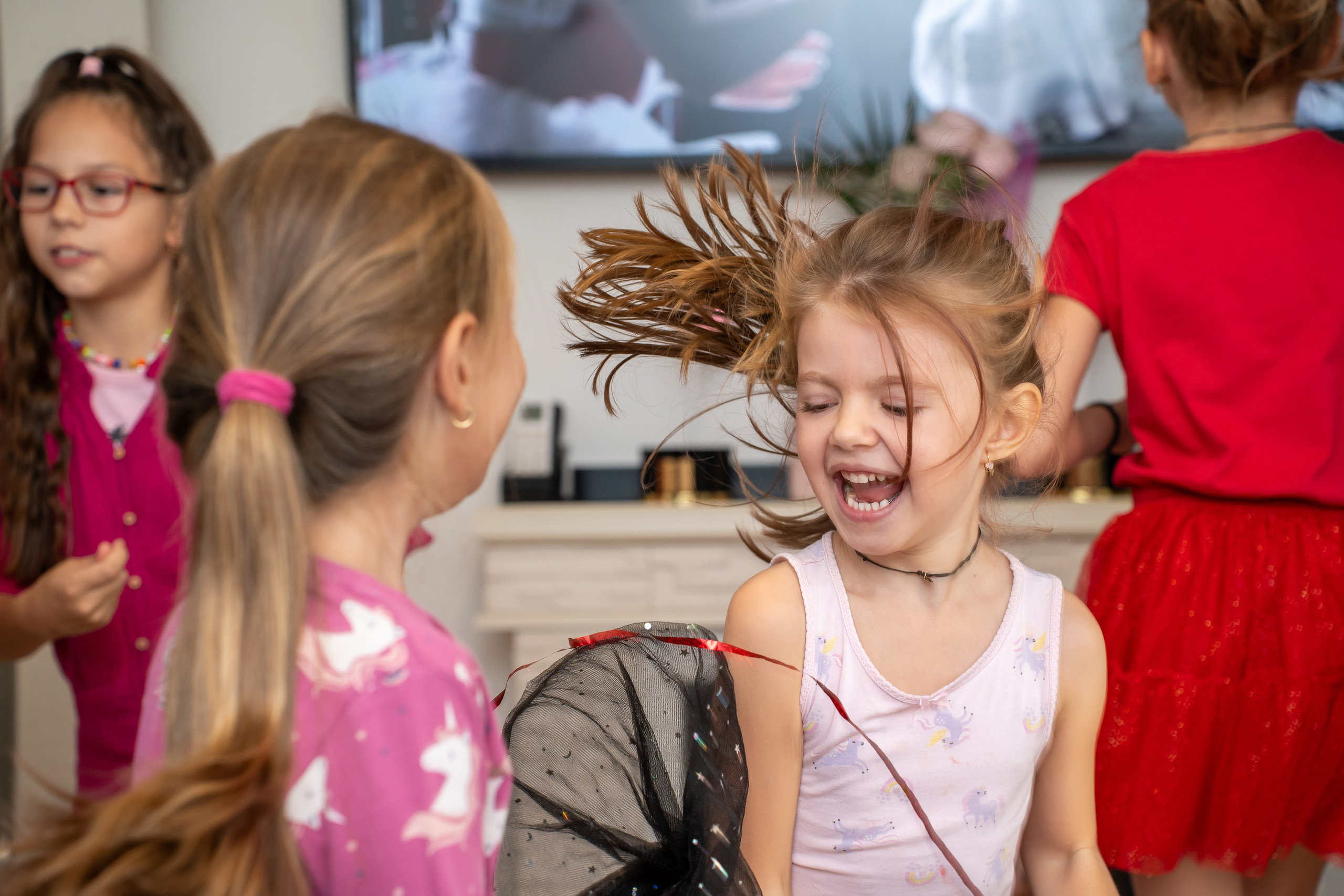 fetite care danseaza, fotograf de aniversari