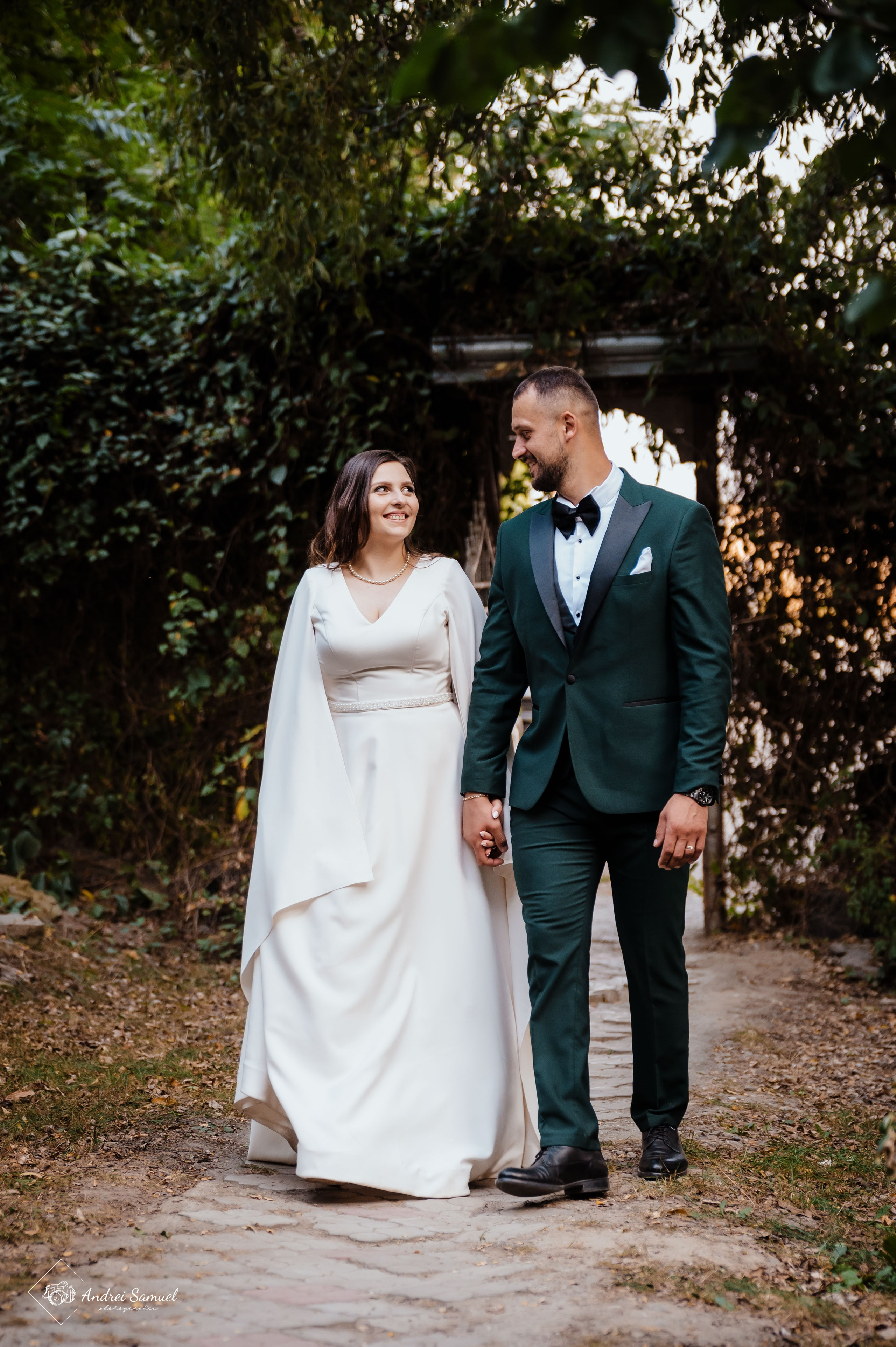 Oana & Romil. Andrei Samuel – Fotograf București | Evenimente, Studio, Imobiliare, Produs