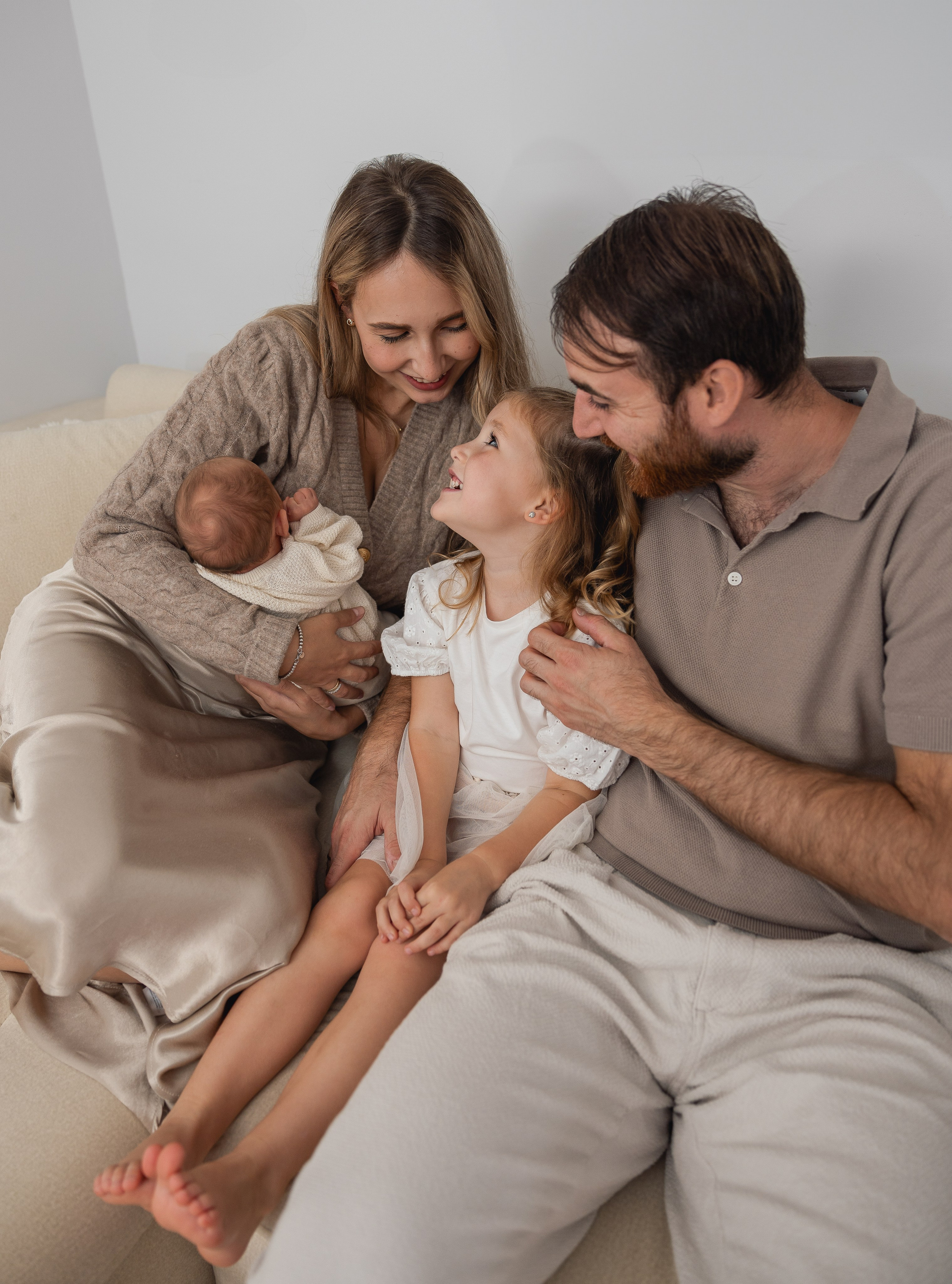 Newborn|Family Session. PHOTOGRAPHER IN LONDON