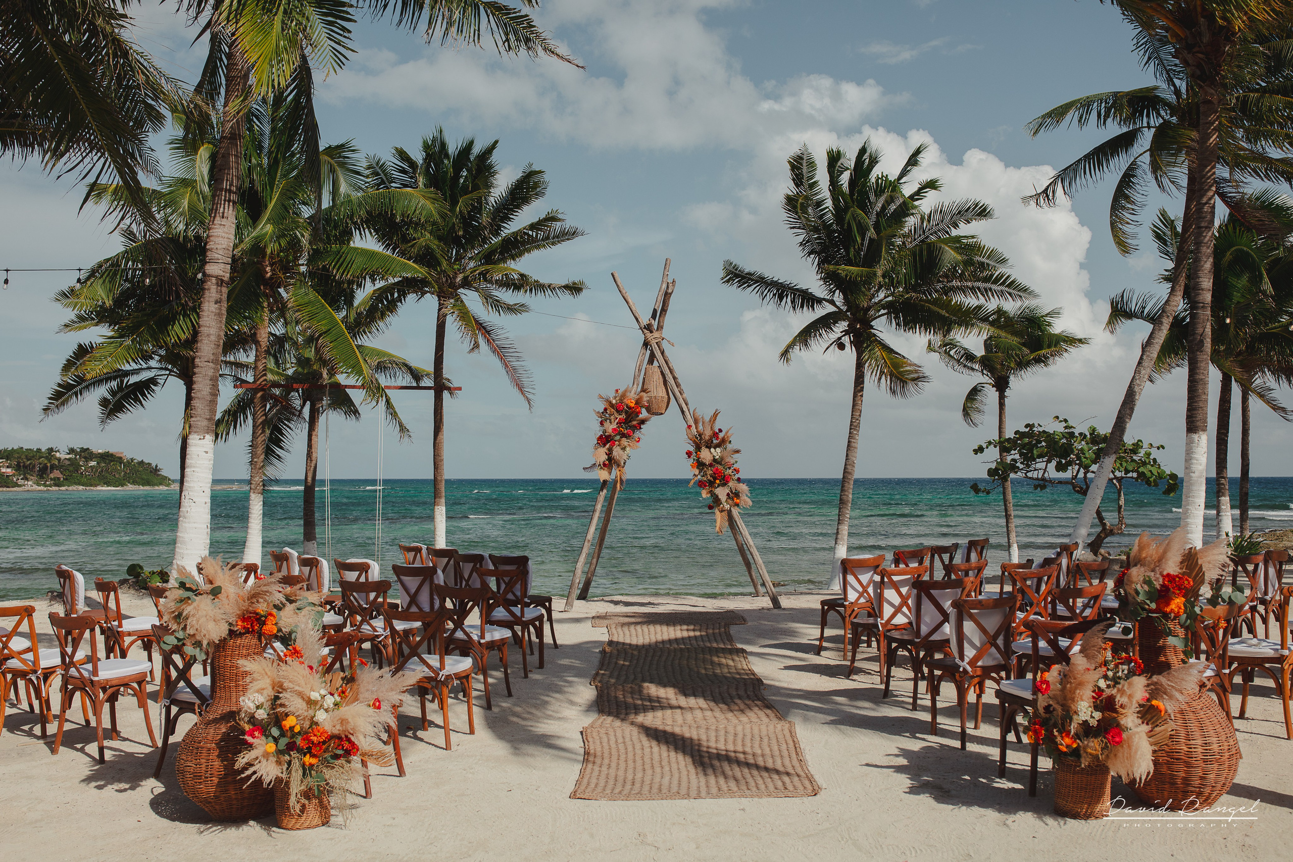 Cristina and Joel’s Wedding at Blue Venado. Destination wedding photographer based in Cancun and Riviera Maya with service worldwide