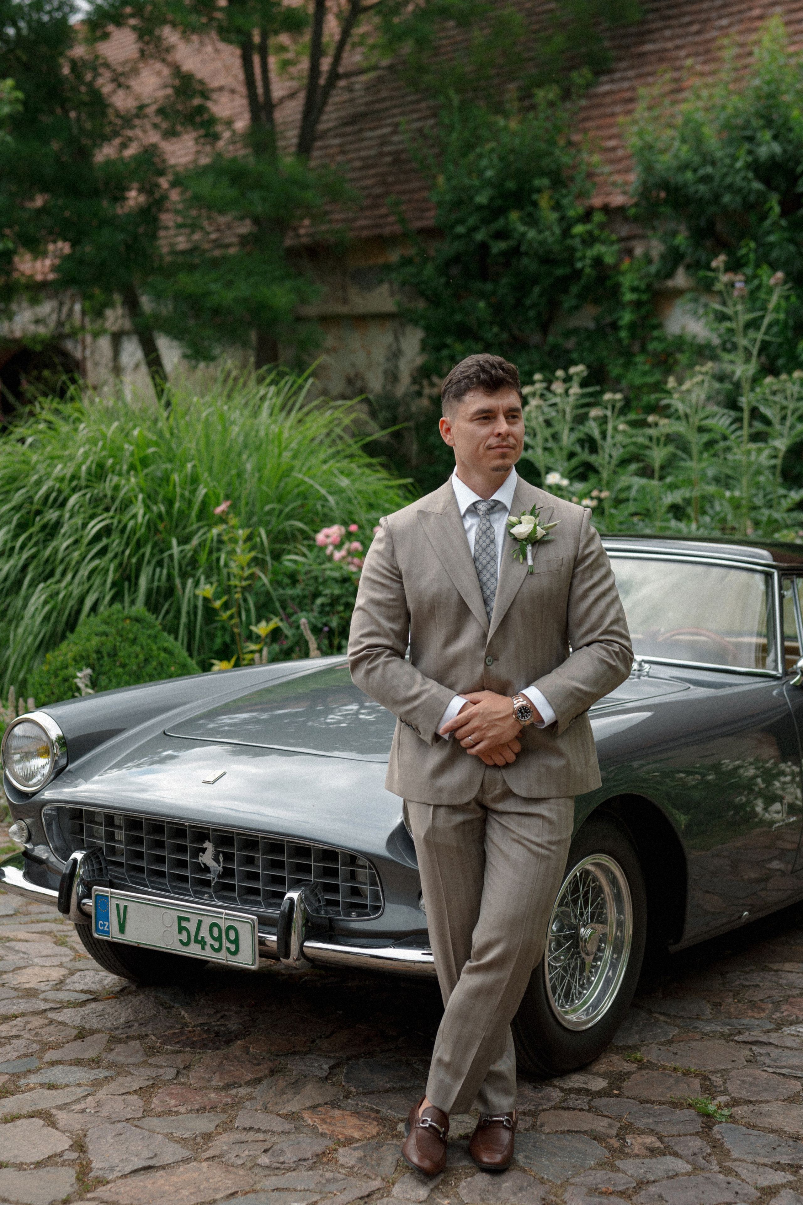 Vintage Wedding at Château Třebešice | RAW Studio Wedding Photography. Raw Studio: Capturing Elegant weddings accross Europe