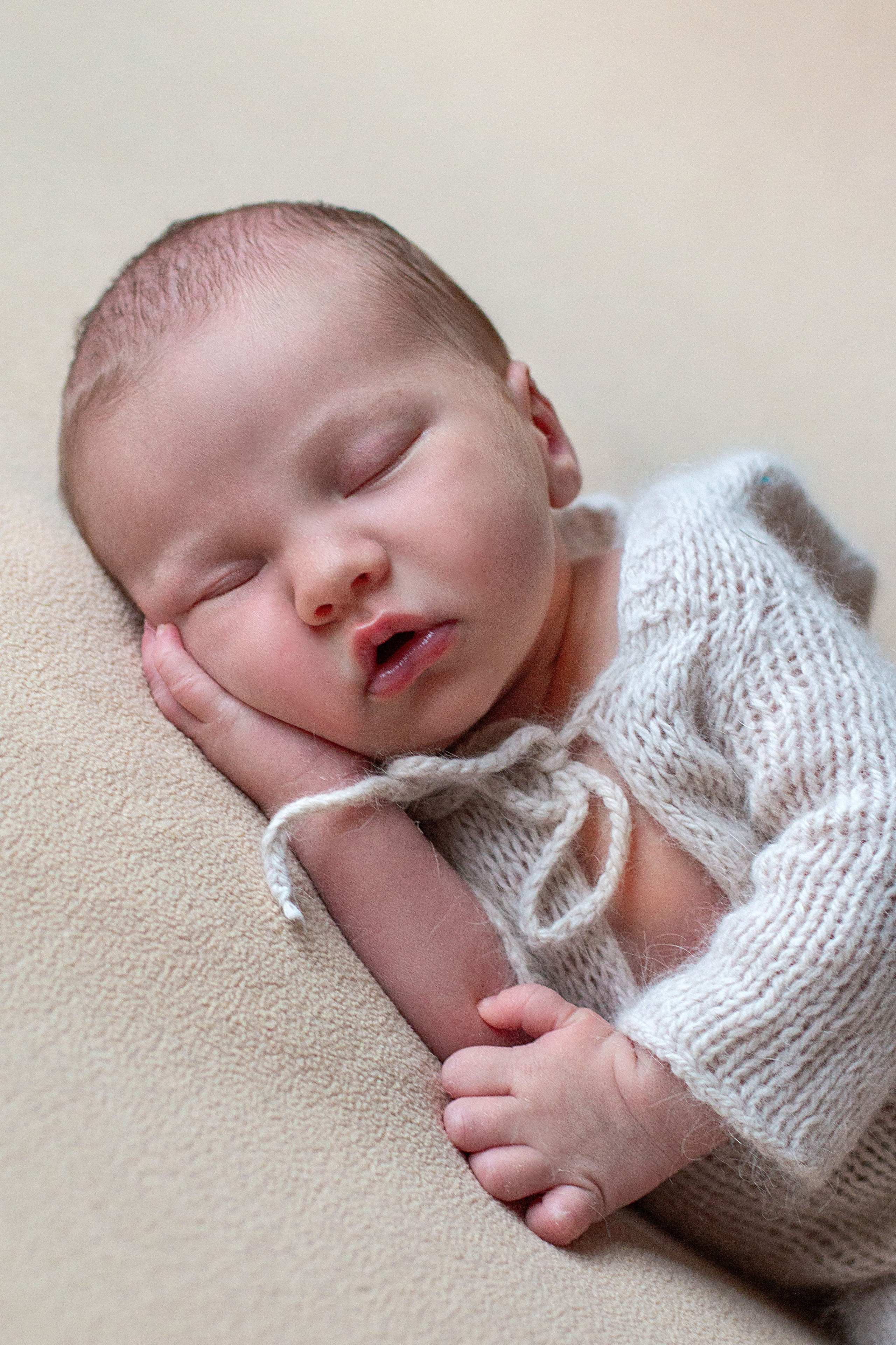 Newborn классическая. Детский и семейный фотограф в г. Бельцы