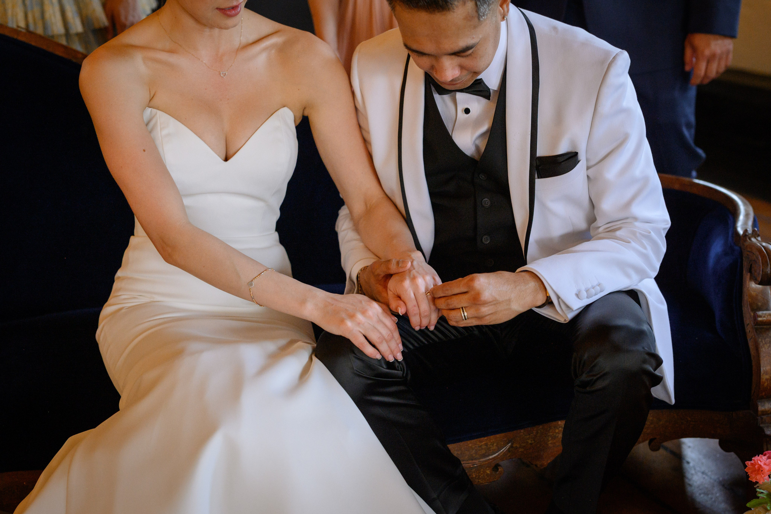 Kevin & Katie. Wedding & portrait photography in the Seattle Area. Helen Michelle photographer