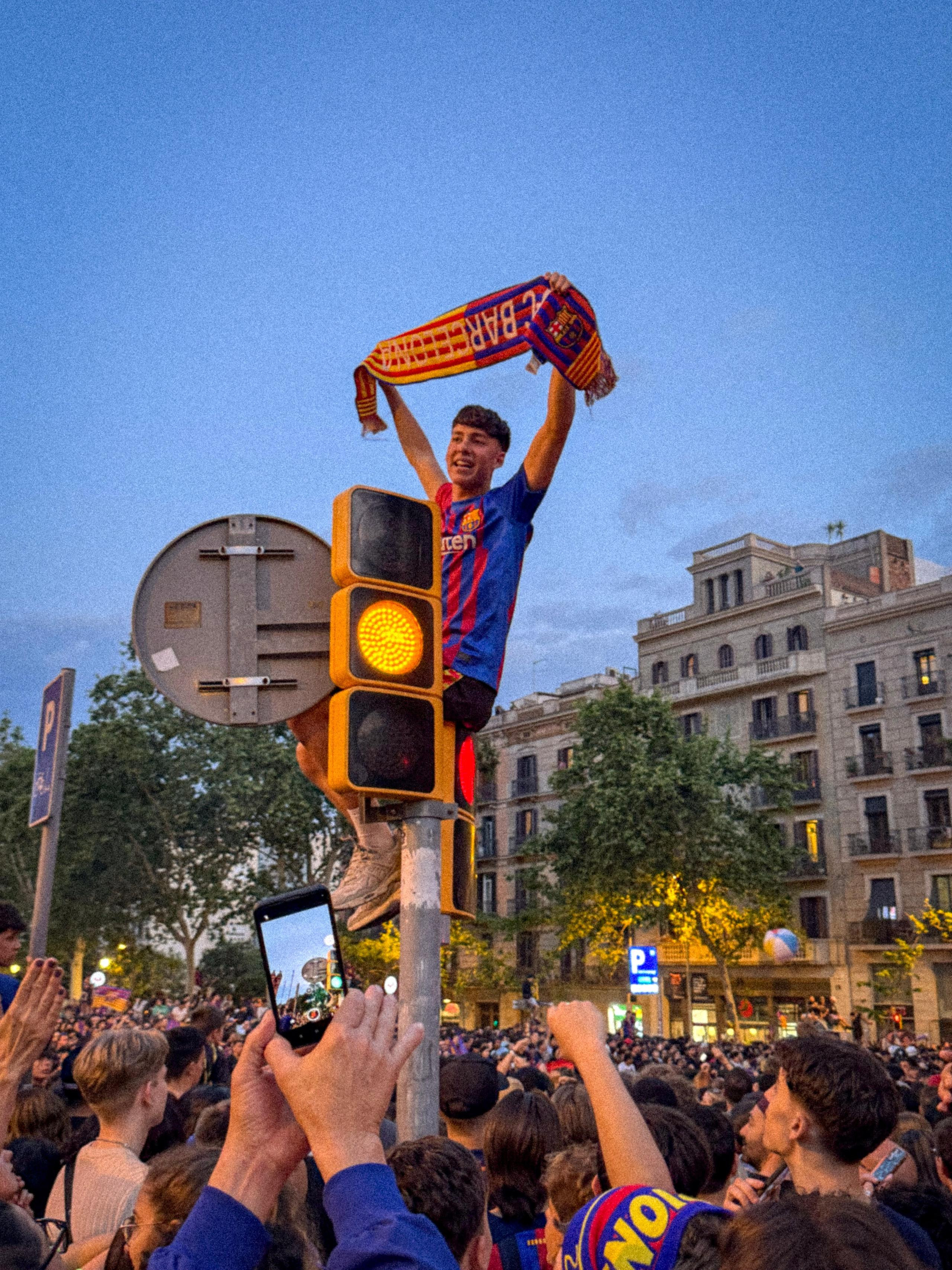 Barcelona '25 / Un dia de partit. BNW Around Photography