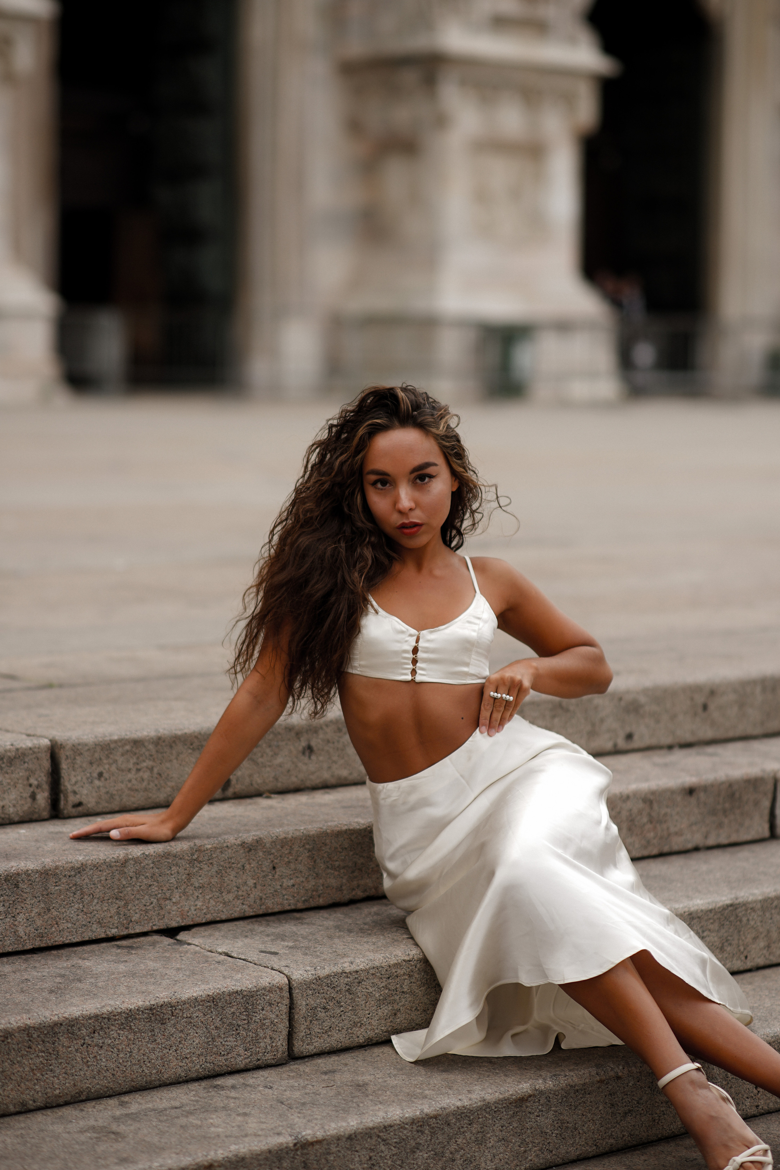 Женственная фотосессия Альфии в Галерее Дуомо в Милане. Фотограф в Милане, Лекко и Комо. Фотопрогулки и фотосессии