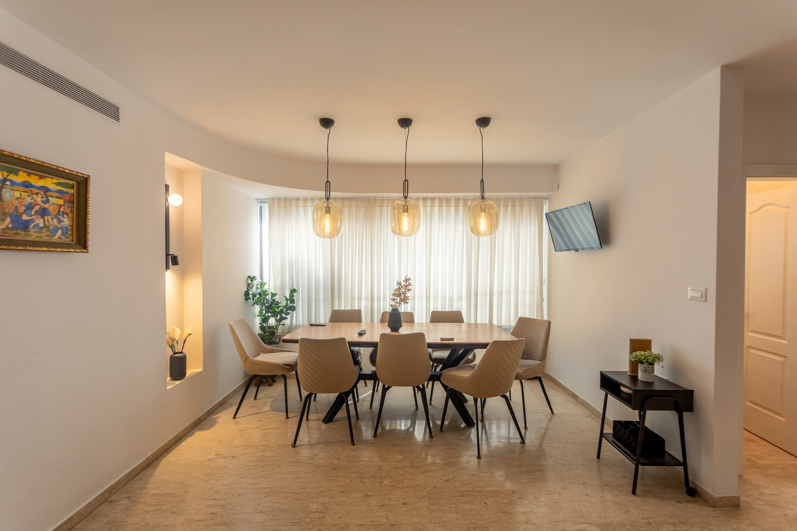 Photographer of property interiors in Israel for Booking and Airbnb