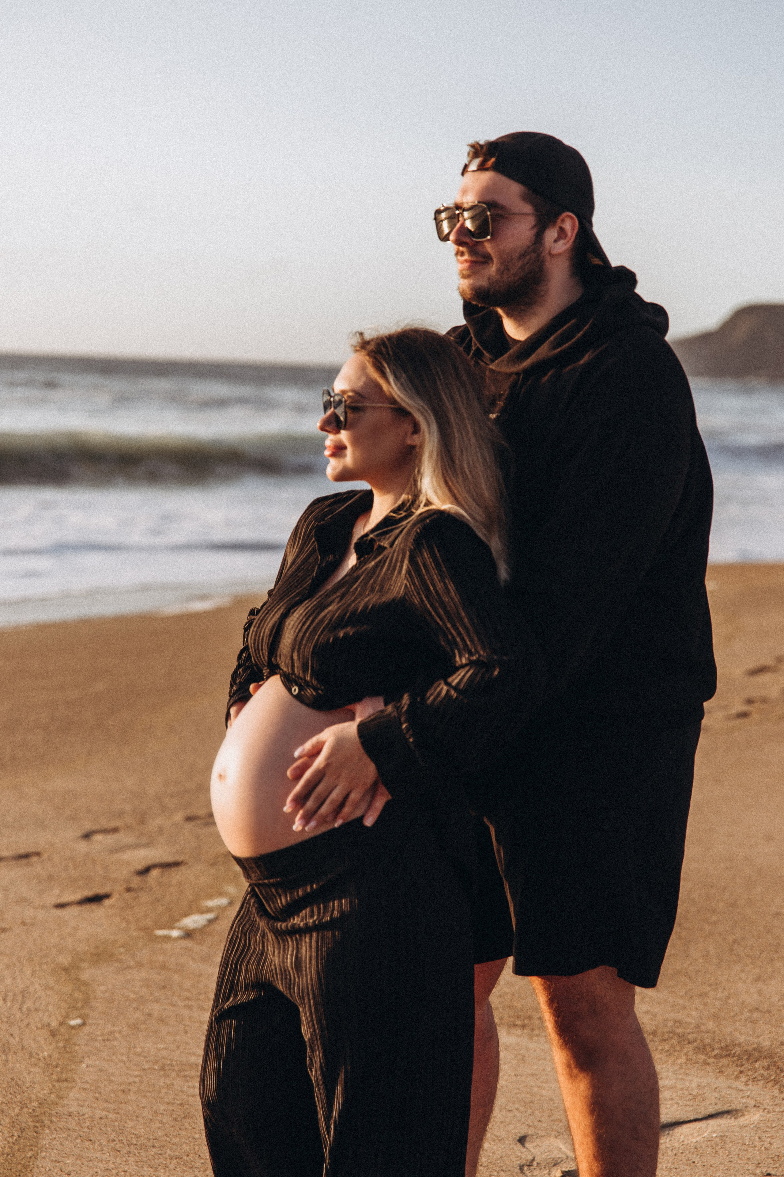 Romantic Couple Beach Photoshoot in Chile — Golden Hour Session. Photographer in Santiago, Chile Anna Almazova