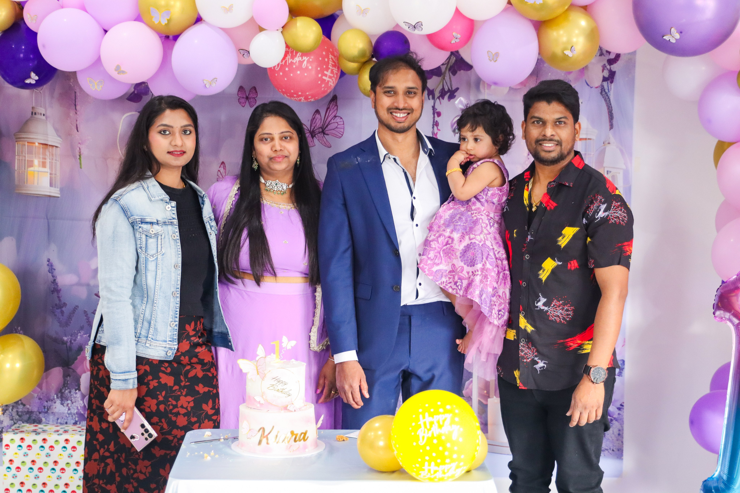 1st Birthday. MHCreative is family-oriented photographer based in SYDNEY