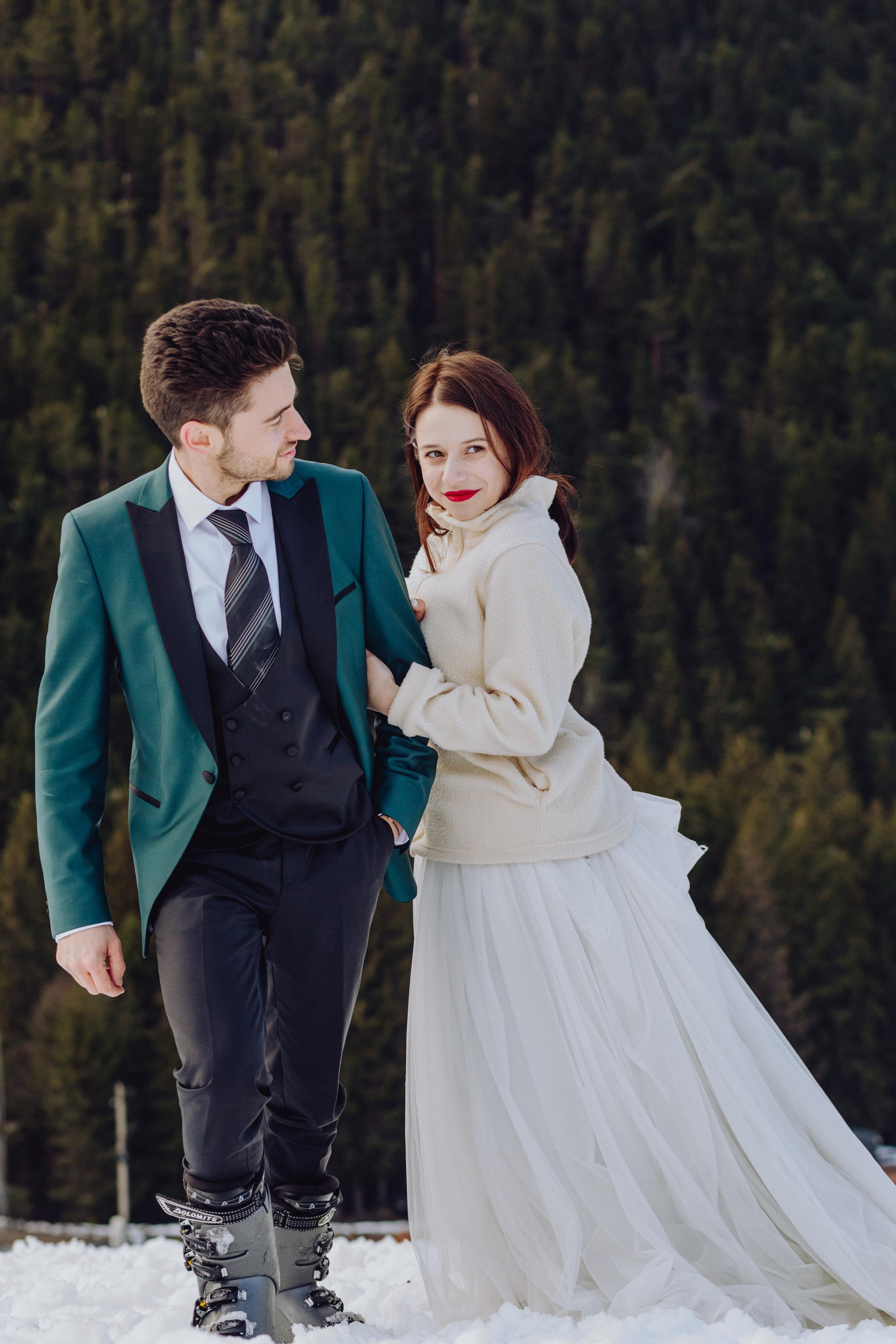 Andrei & Roxana. Wedding & couple photographer from Romania Rut Vetan