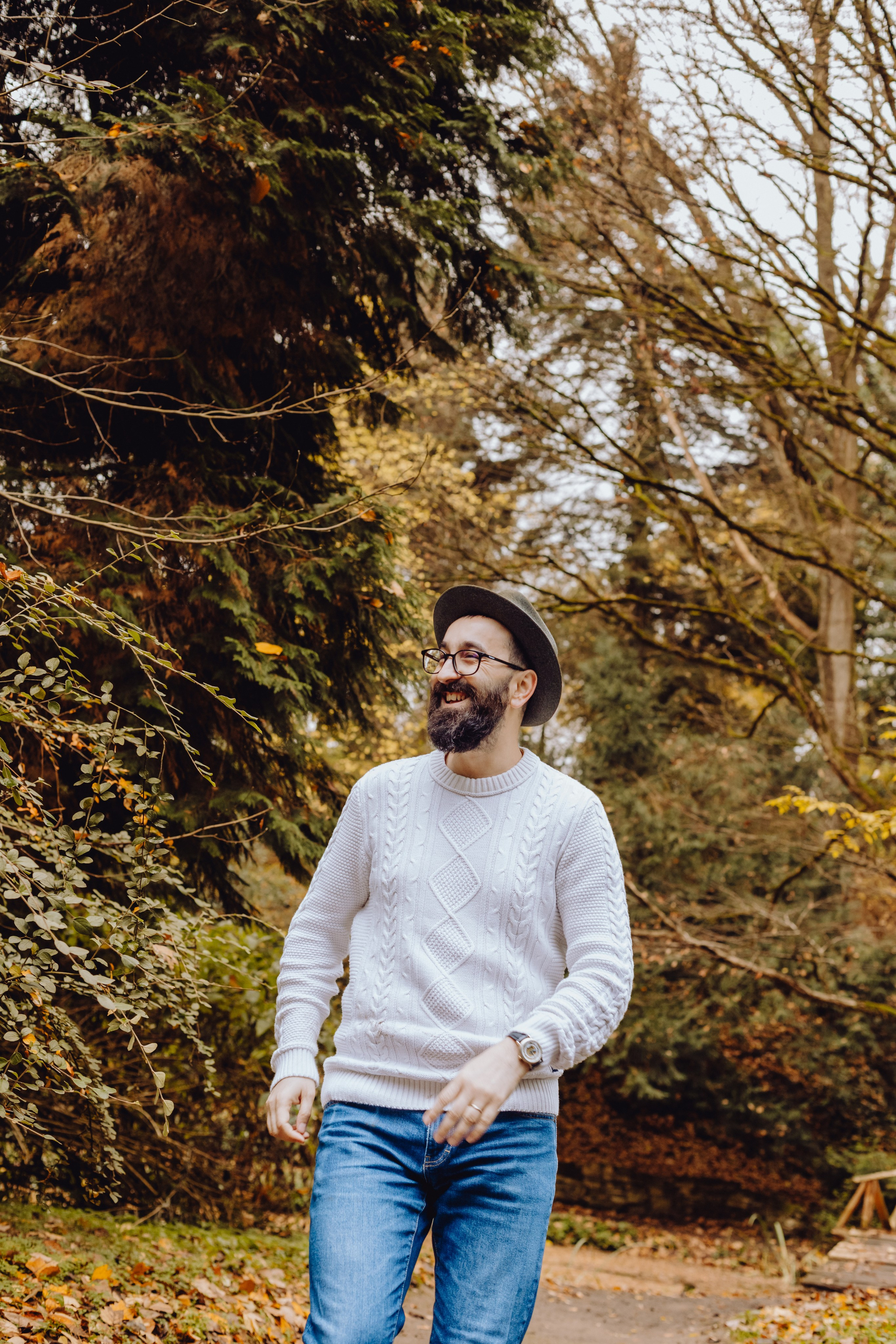 Alex & Lavinia. Wedding & couple photographer from Romania Rut Vetan