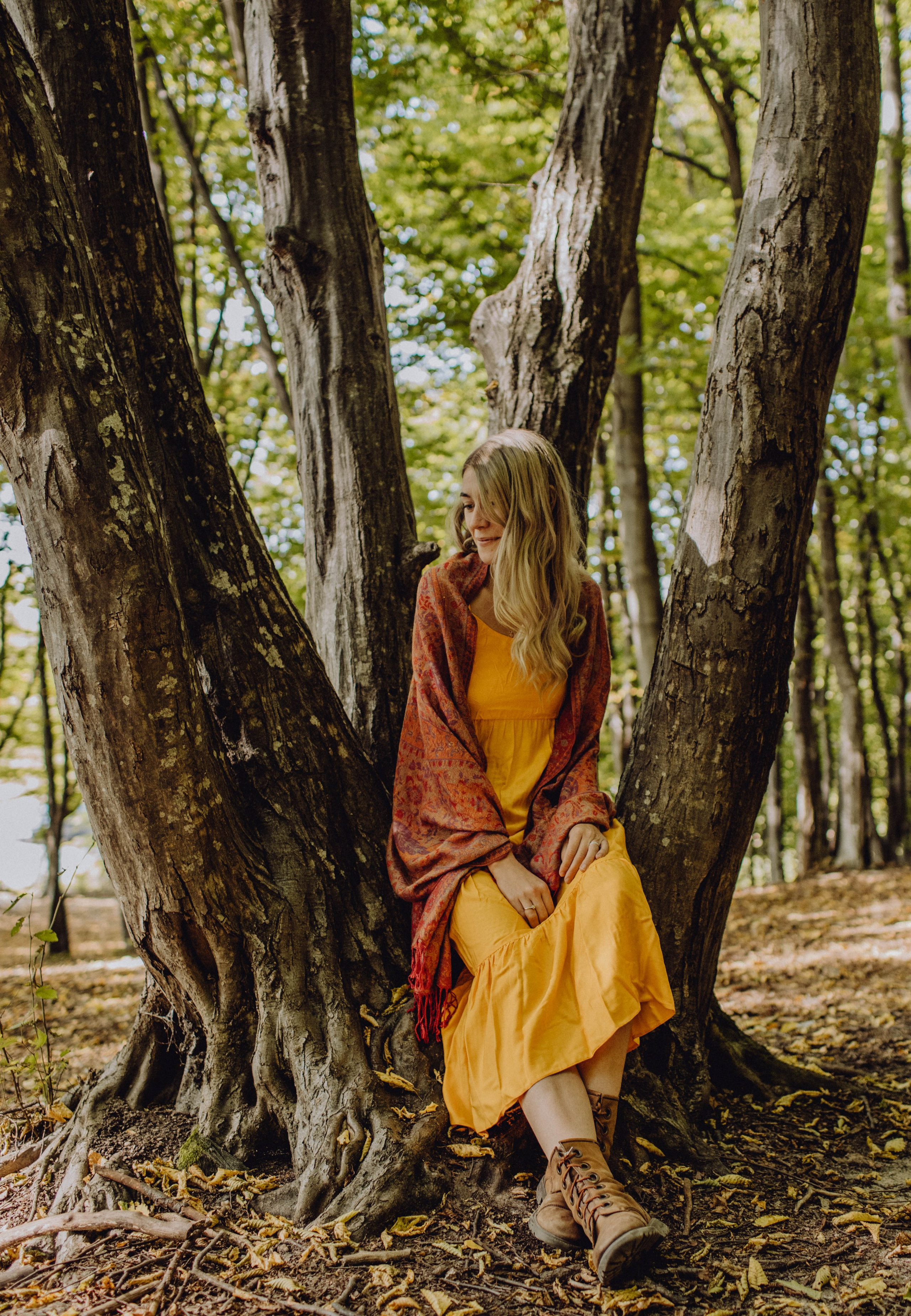 Medeea. Wedding & couple photographer from Romania Rut Vetan