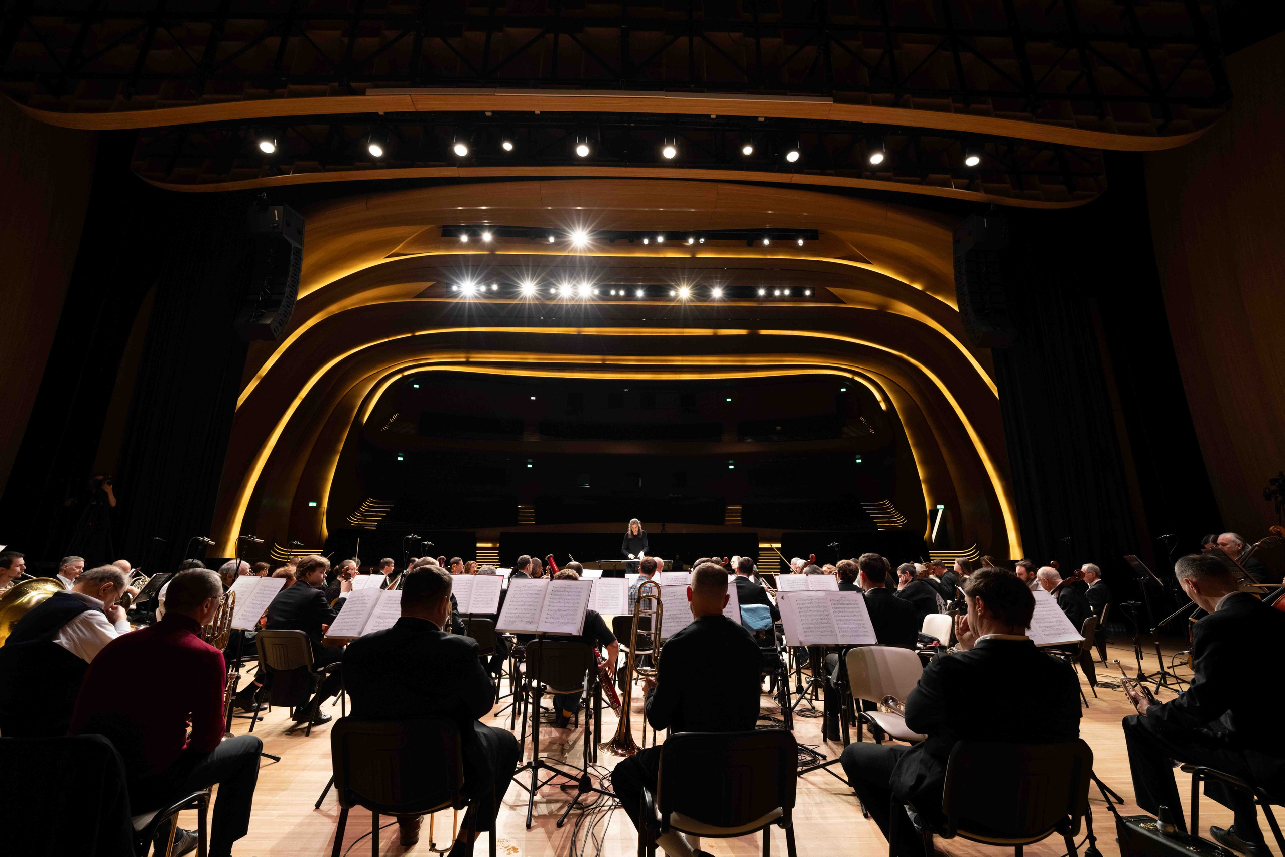 The Tchaikovsky Academic Grand Symphony Orchestra in Baku. Wedding&Event photographer Ismail Rzayev in Baku