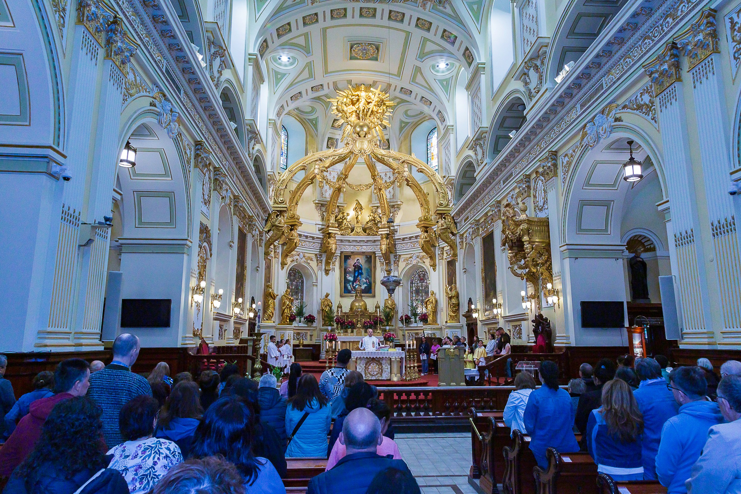 Sainte Anne de Beaupre et Quebec. Studioplaza8