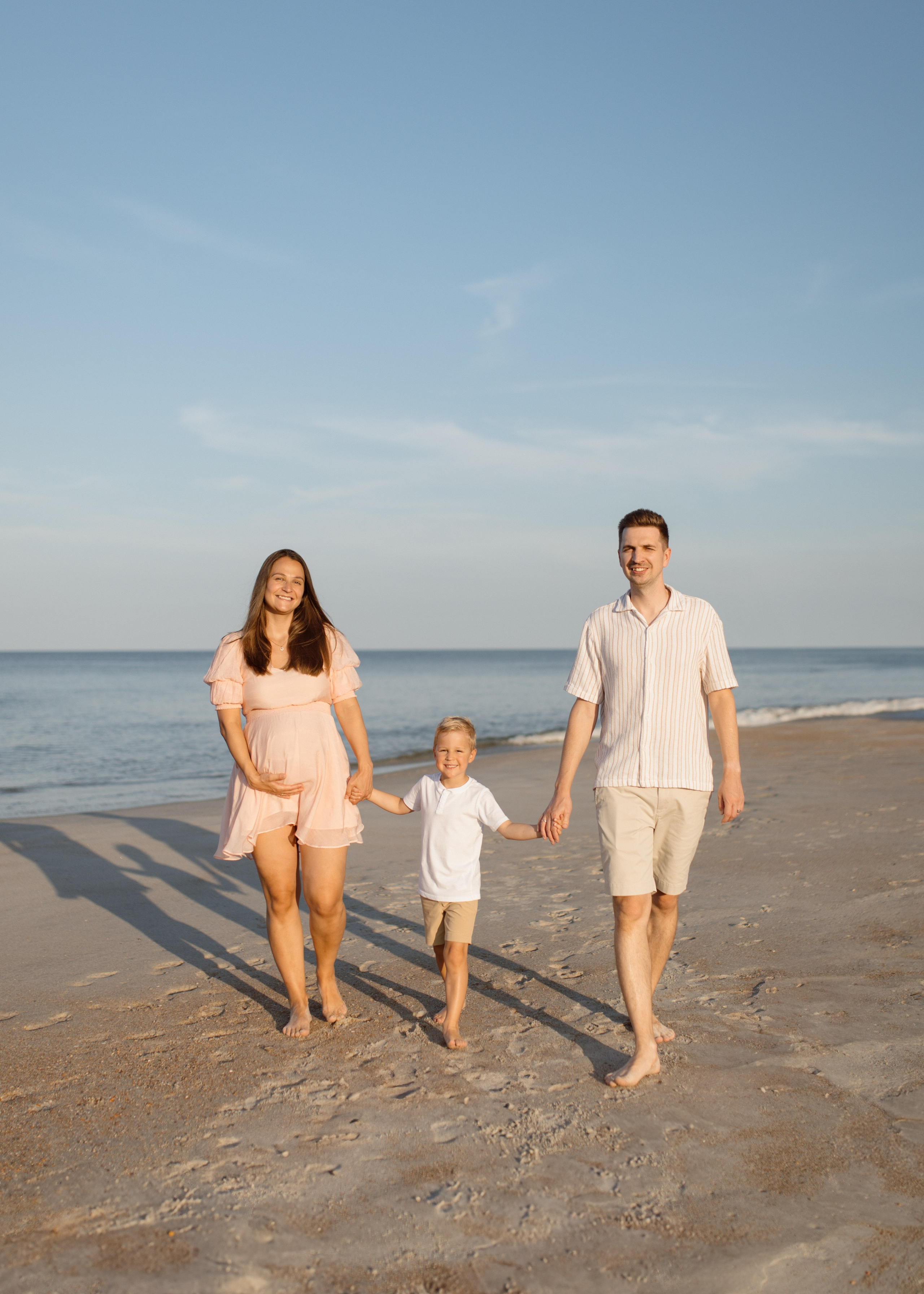 T + A Maternity at the Beach. Portrait and couples photographer in Florida, Valeriia Honcharova