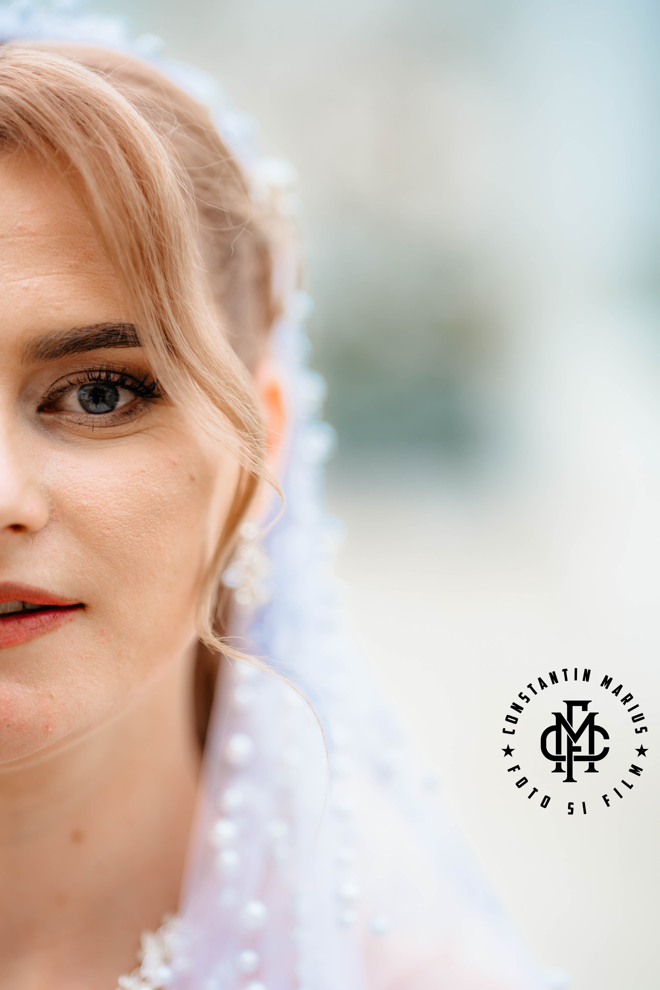 WEDDING PHOTOGRAPHY. DESPRE NOI