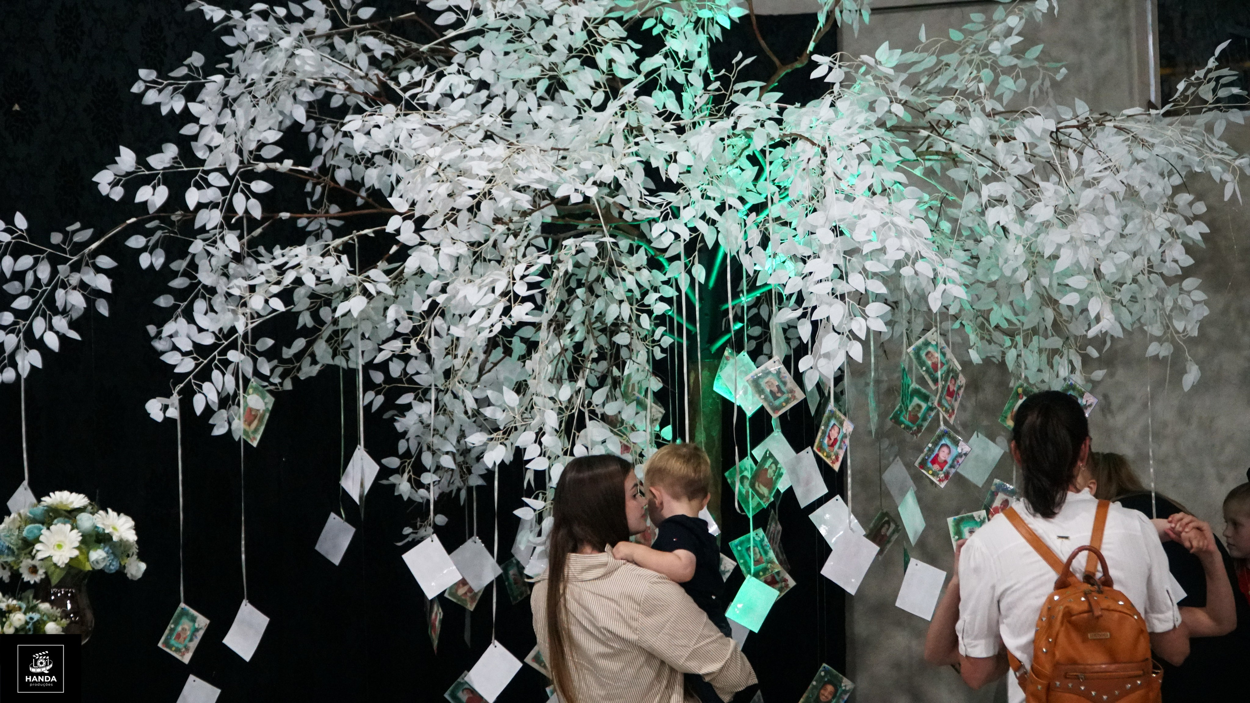 Noite autógrafos colégio Aurélio Buarque de Holanda. Handa Produções