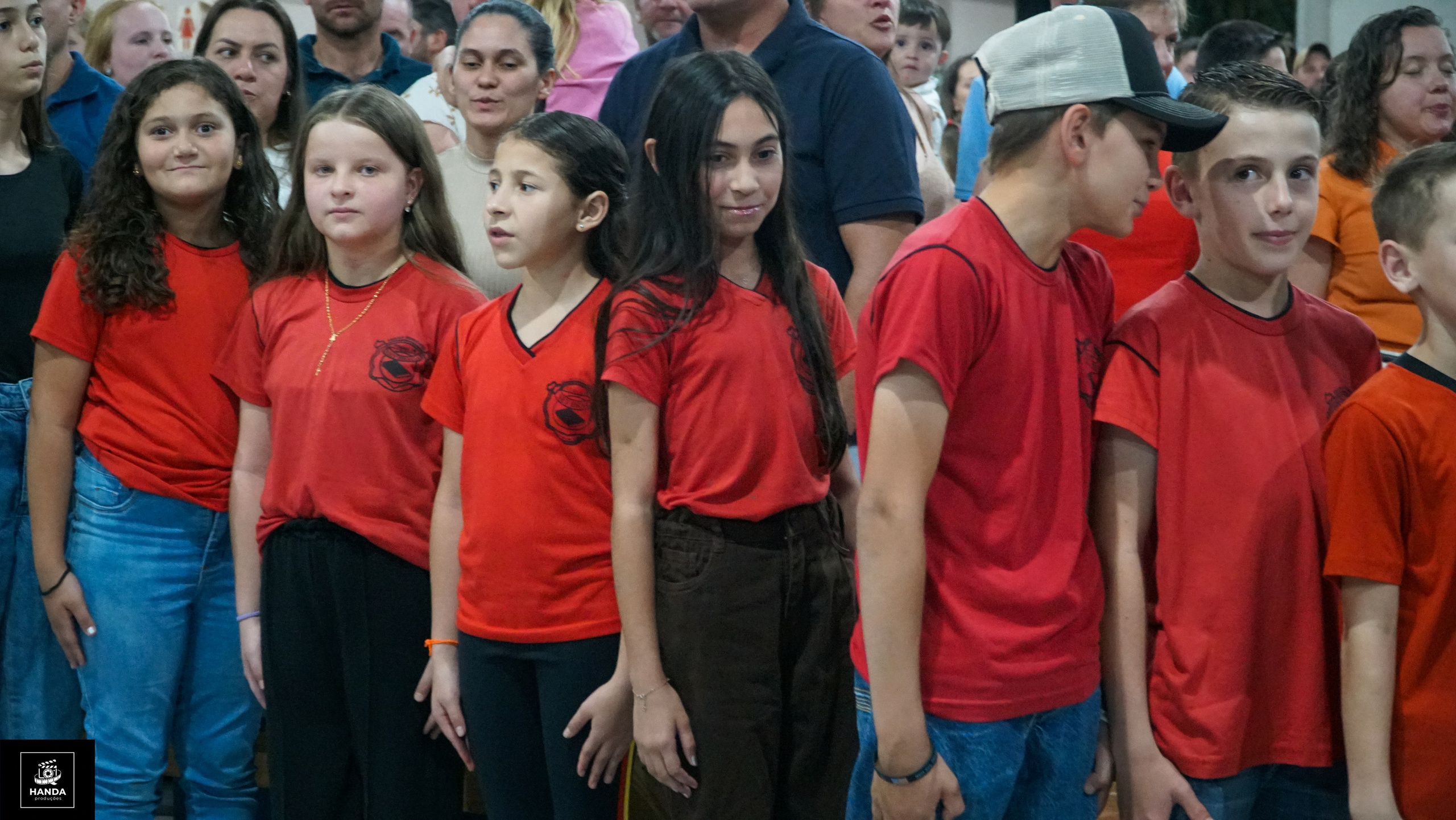 Noite autógrafos colégio Aurélio Buarque de Holanda. Handa Produções
