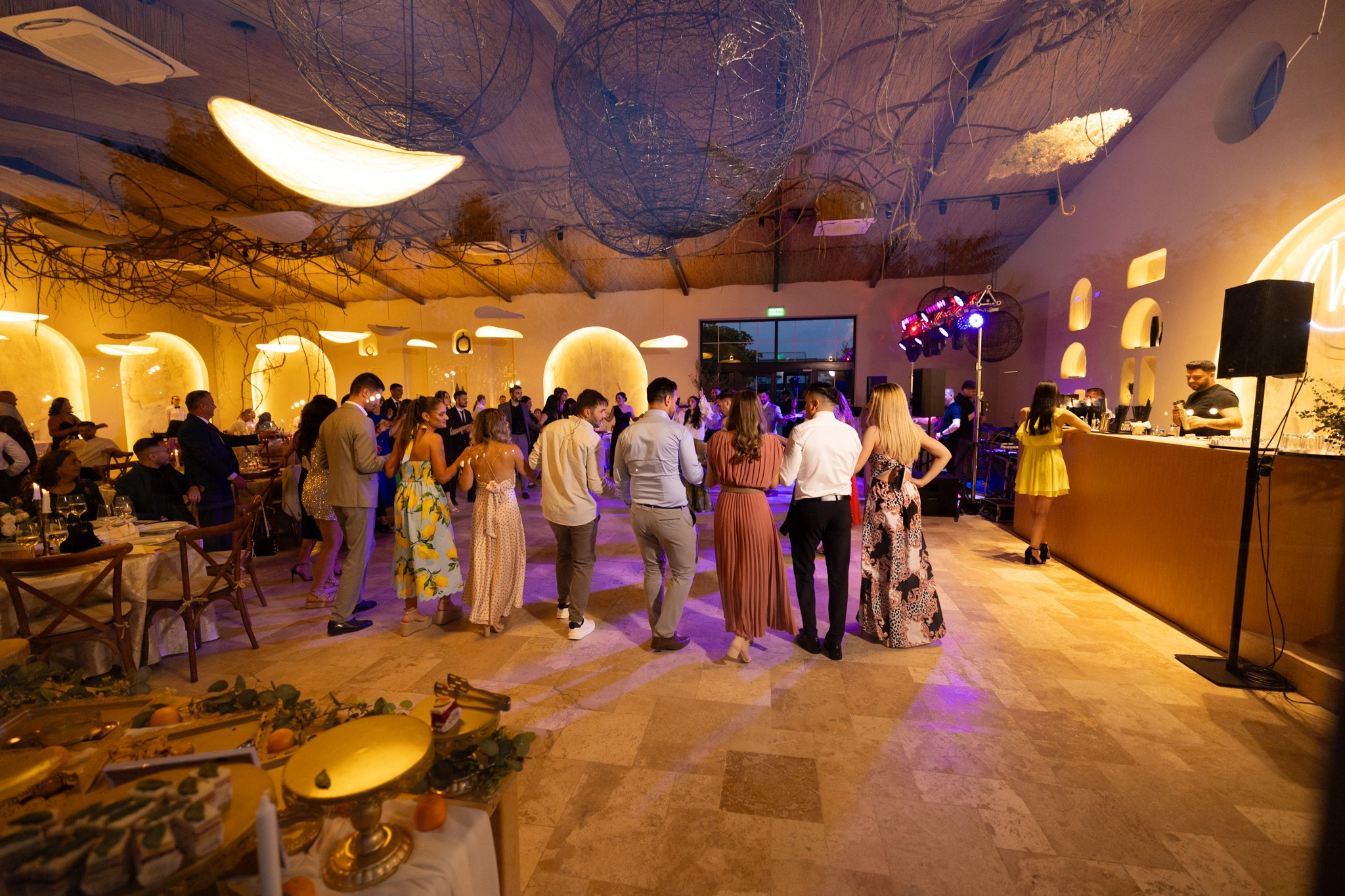 Mihaela si Nicolae - Nunta in locatie in aer liber la Nouvelle Events. Fotograf nunta Bucuresti - Manu Ivanciu | Fotograf botez