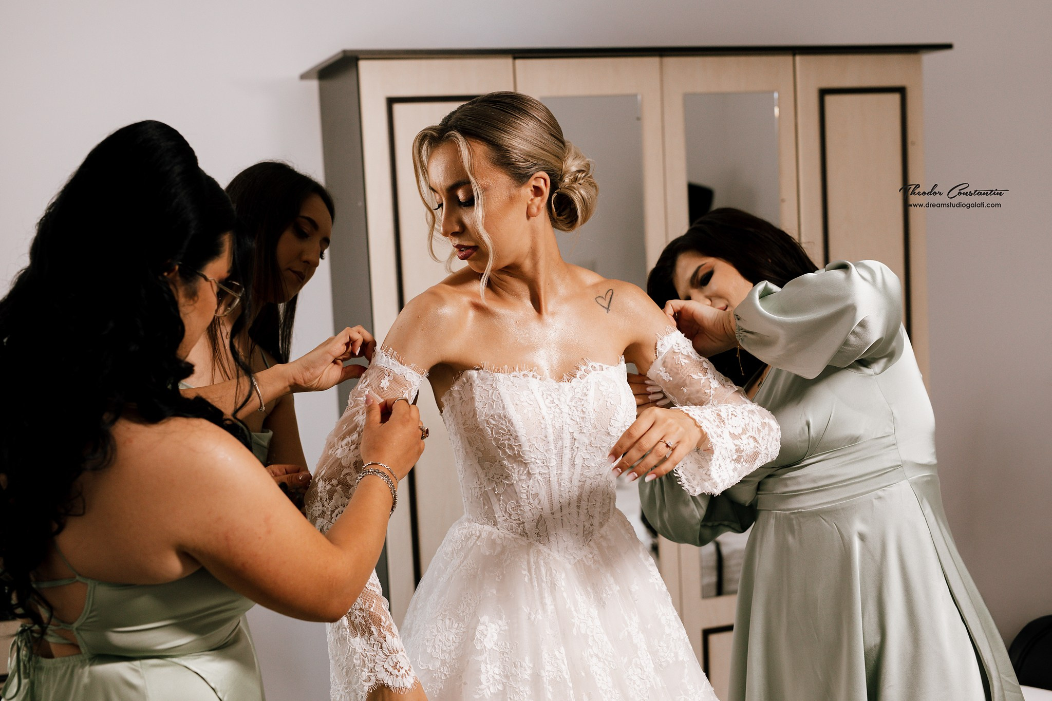 Cadre Interior Nunta. Dream Studio Galați – ședințe foto profesionale pentru familie, portrete și evenimente