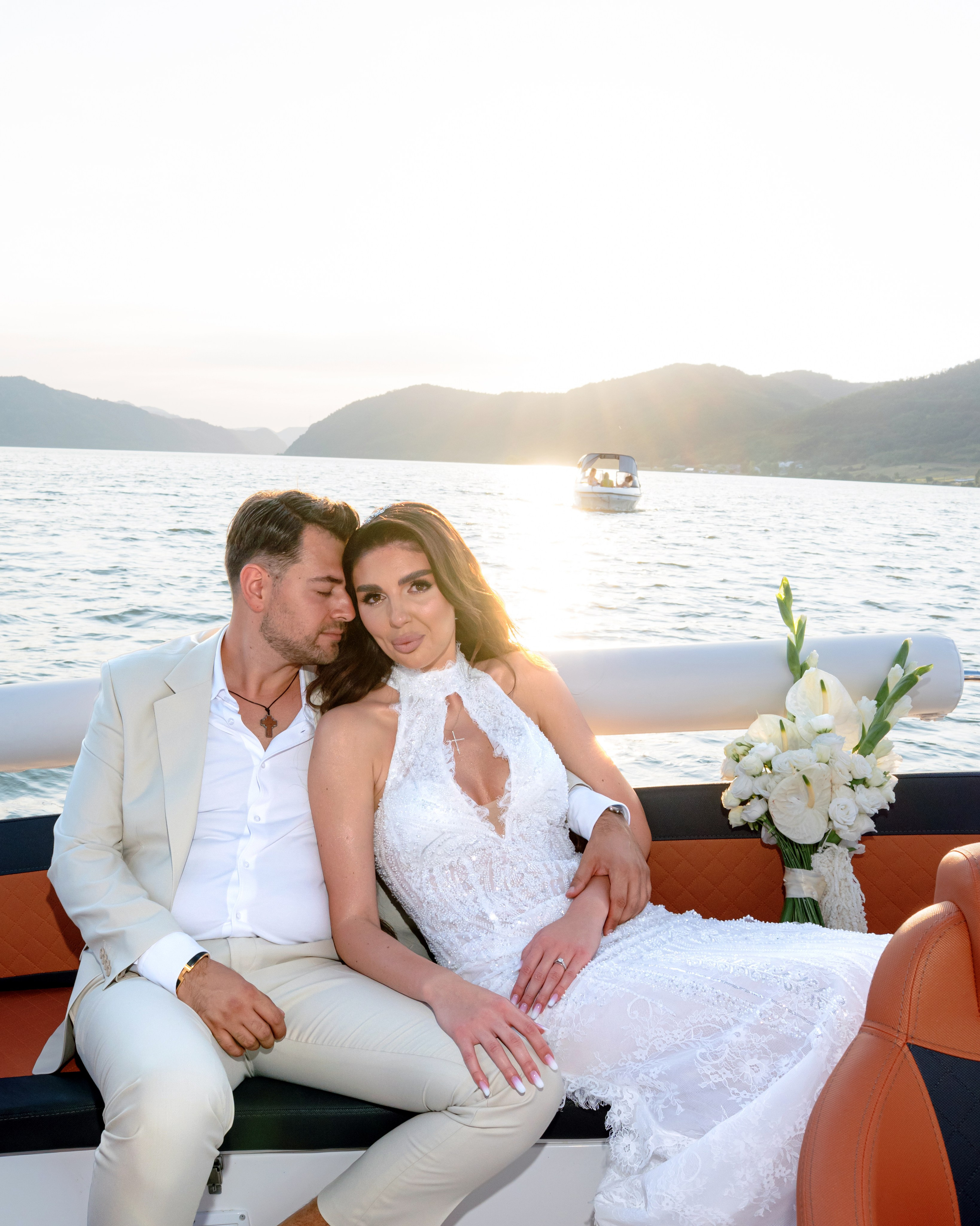 Iubire la apus pe Dunăre | Sonia & Bogdan. Andrei Marta | Fotograf Nuntă & Destination Wedding