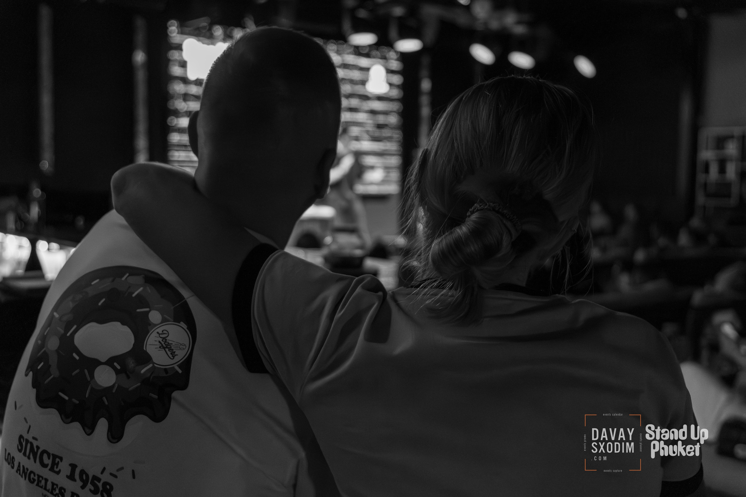 Standup Влада Лапина | Фоторепортаж | Афиша | DAVAYSXODIM.com PHUKET. АФИША|ФОТОРЕПОРТАЖИ|ИВЕНТЫ|ПХУКЕТ