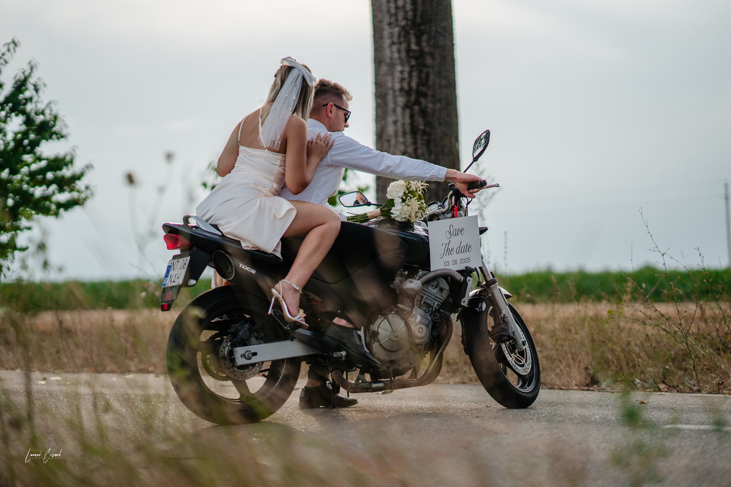 Save The Date – Emoție și anticipare. Fotograf de nuntă, corporate, botezuri, majorate și aniversări Roman, Lucaci Cornel