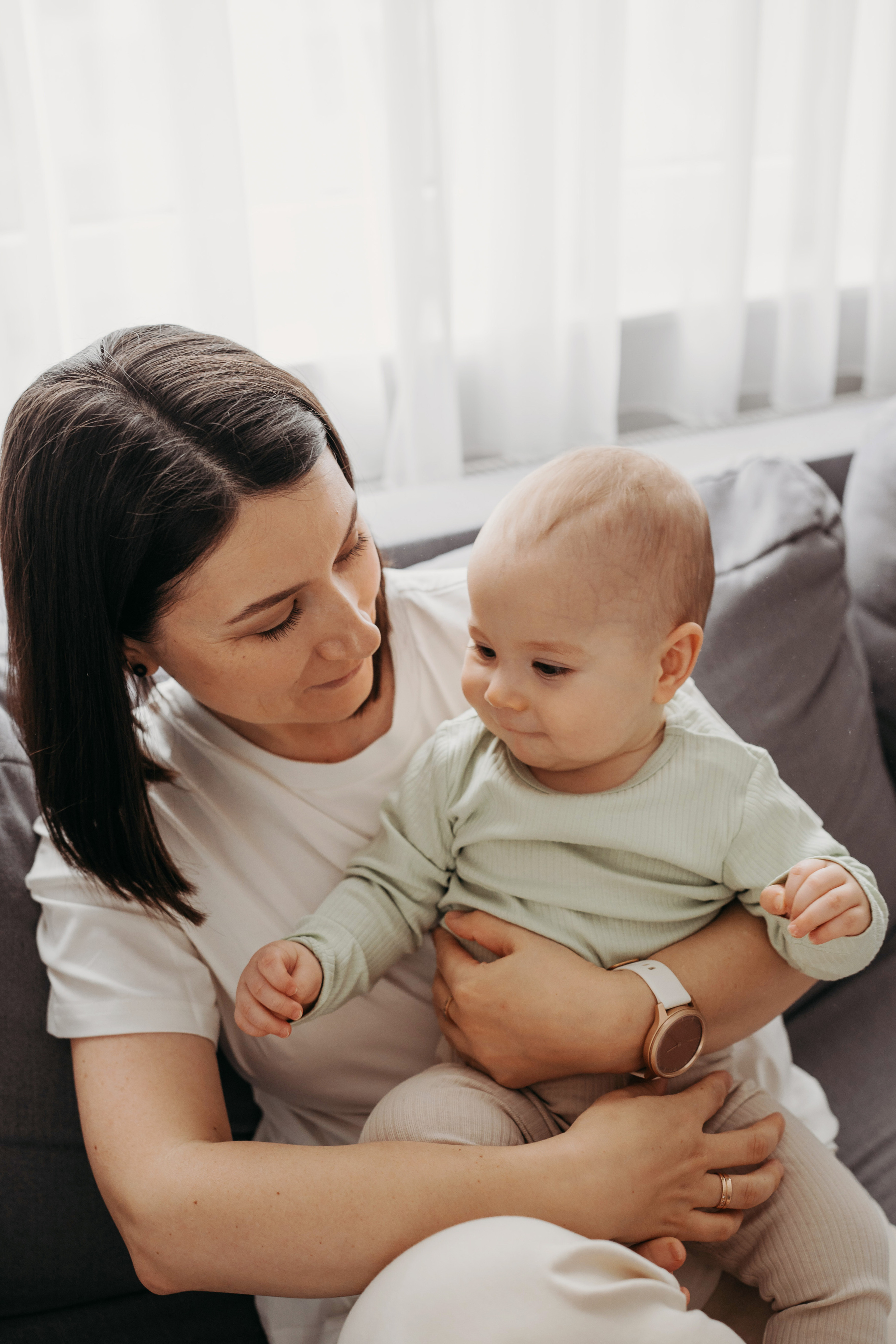 Настя, Саша, Даня и их родители. Фотограф новорожденных и детей первого года Евгения Михалькевич