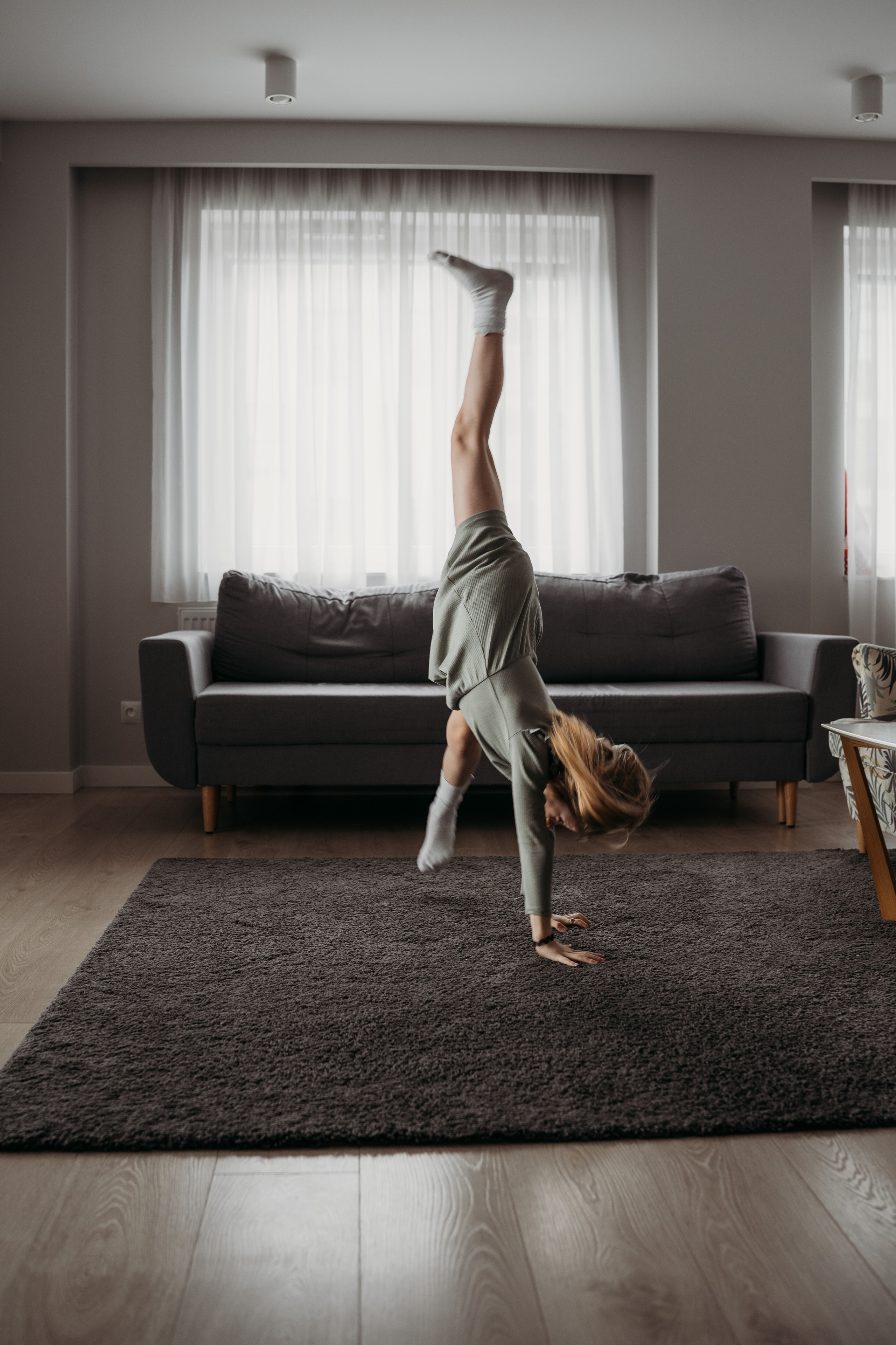 Настя, Саша, Даня и их родители. Фотограф новорожденных и детей первого года Евгения Михалькевич