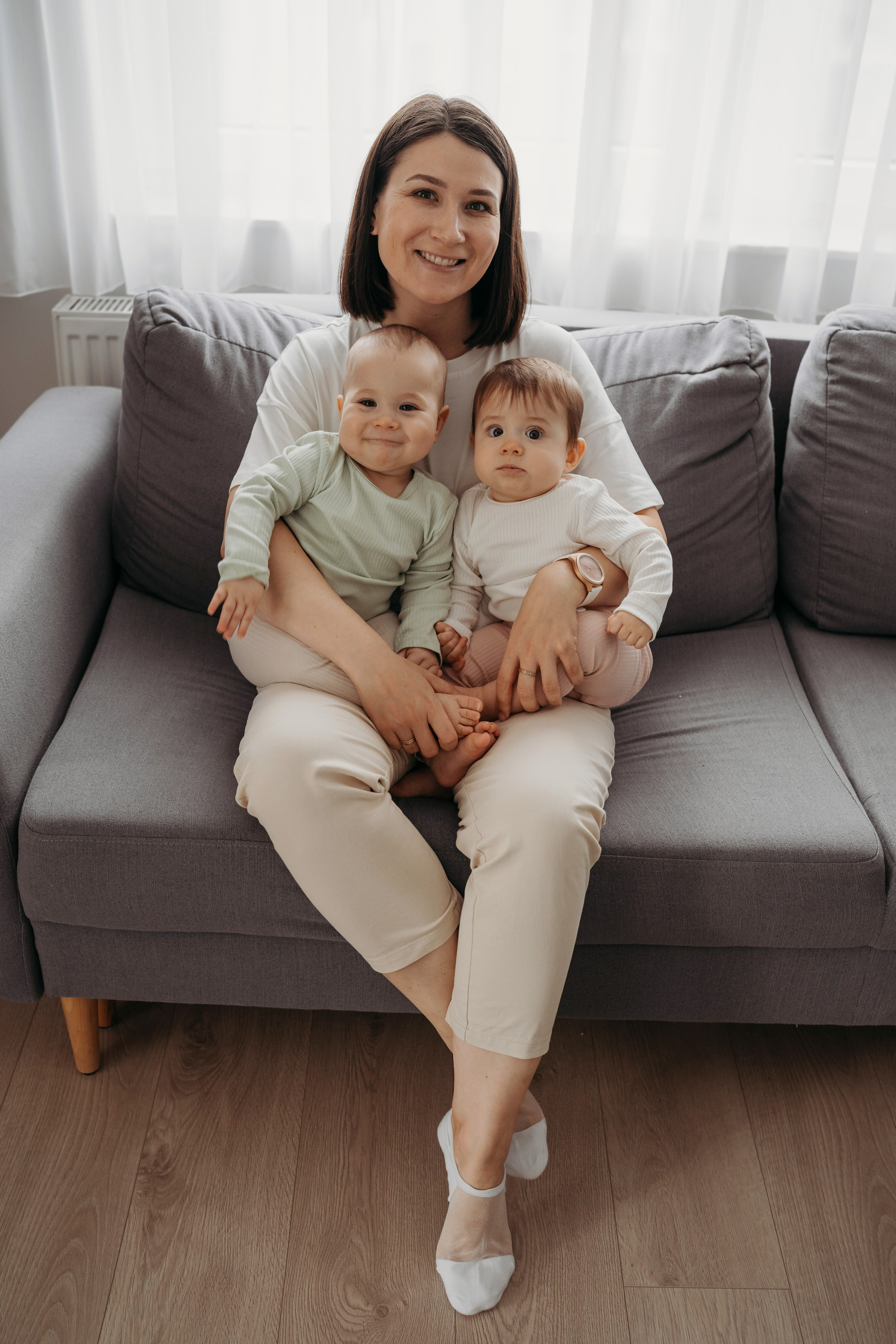 Настя, Саша, Даня и их родители. Фотограф новорожденных и детей первого года Евгения Михалькевич