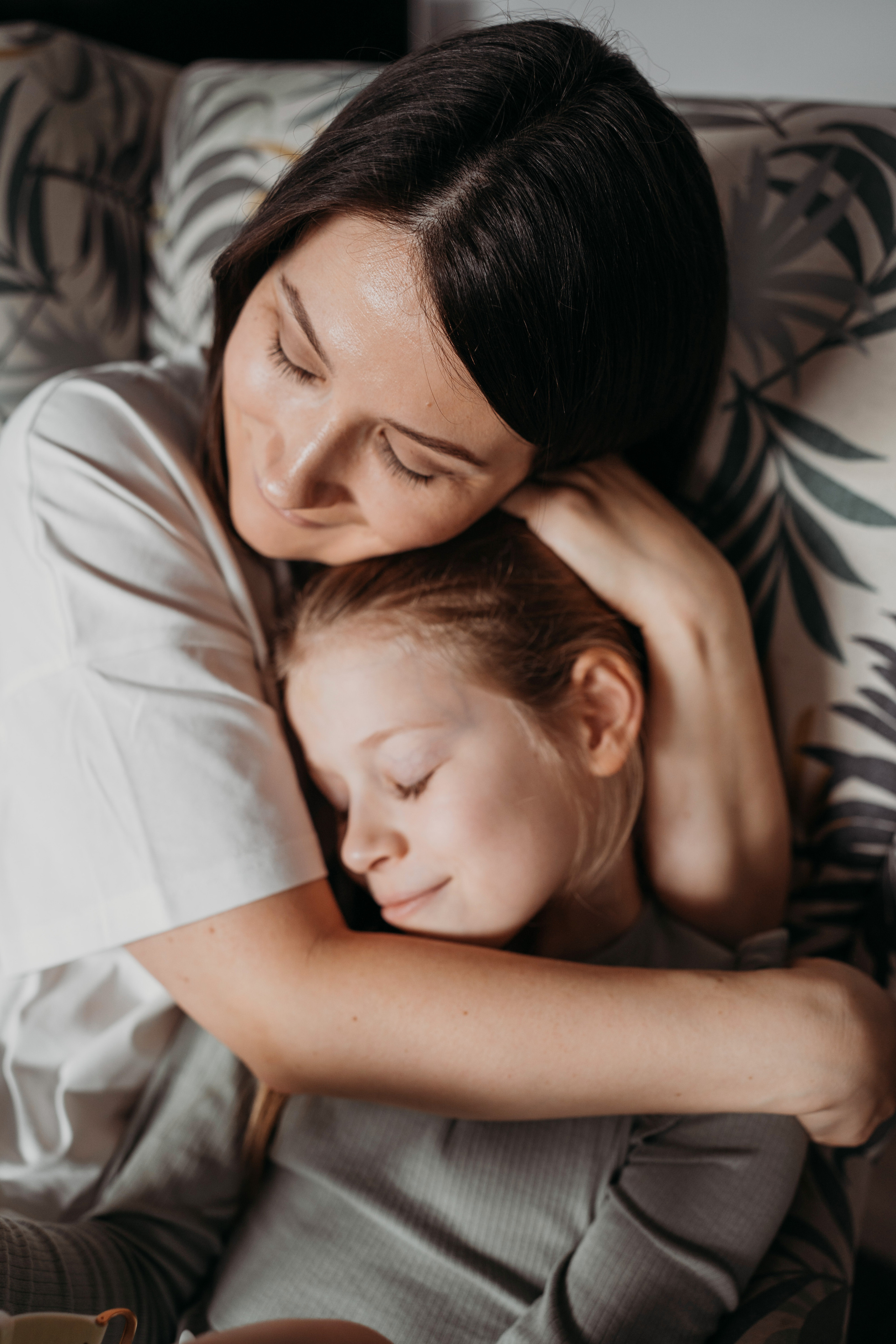 Настя, Саша, Даня и их родители. Фотограф новорожденных и детей первого года Евгения Михалькевич