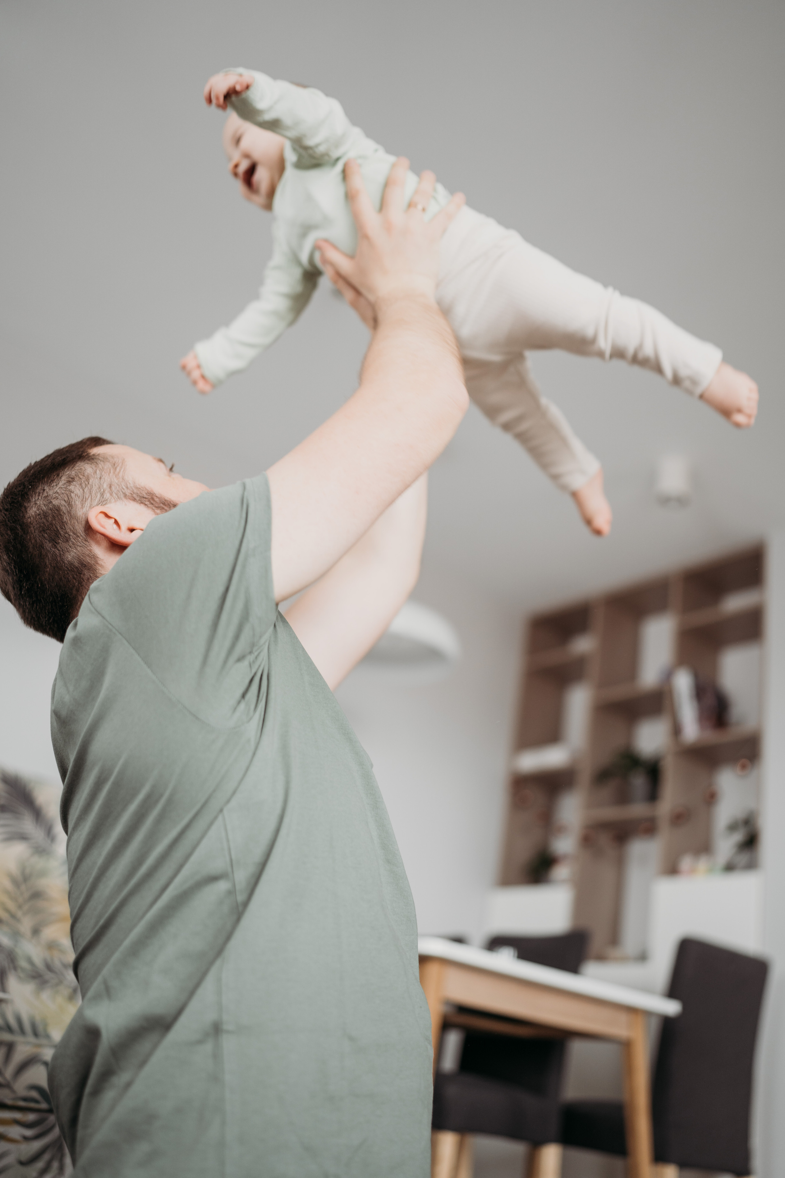 Настя, Саша, Даня и их родители. Фотограф новорожденных и детей первого года Евгения Михалькевич