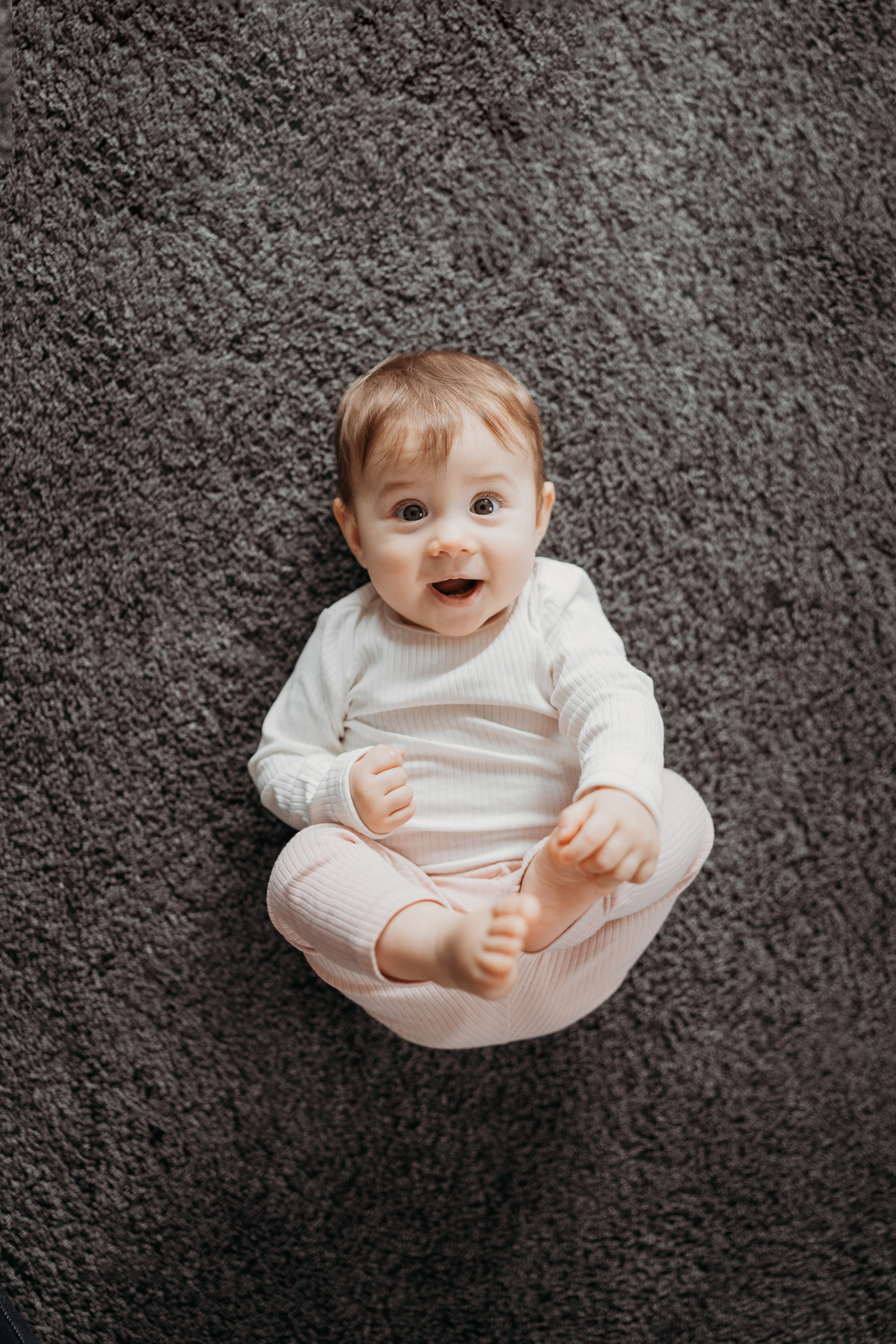 Настя, Саша, Даня и их родители. Фотограф новорожденных и детей первого года Евгения Михалькевич