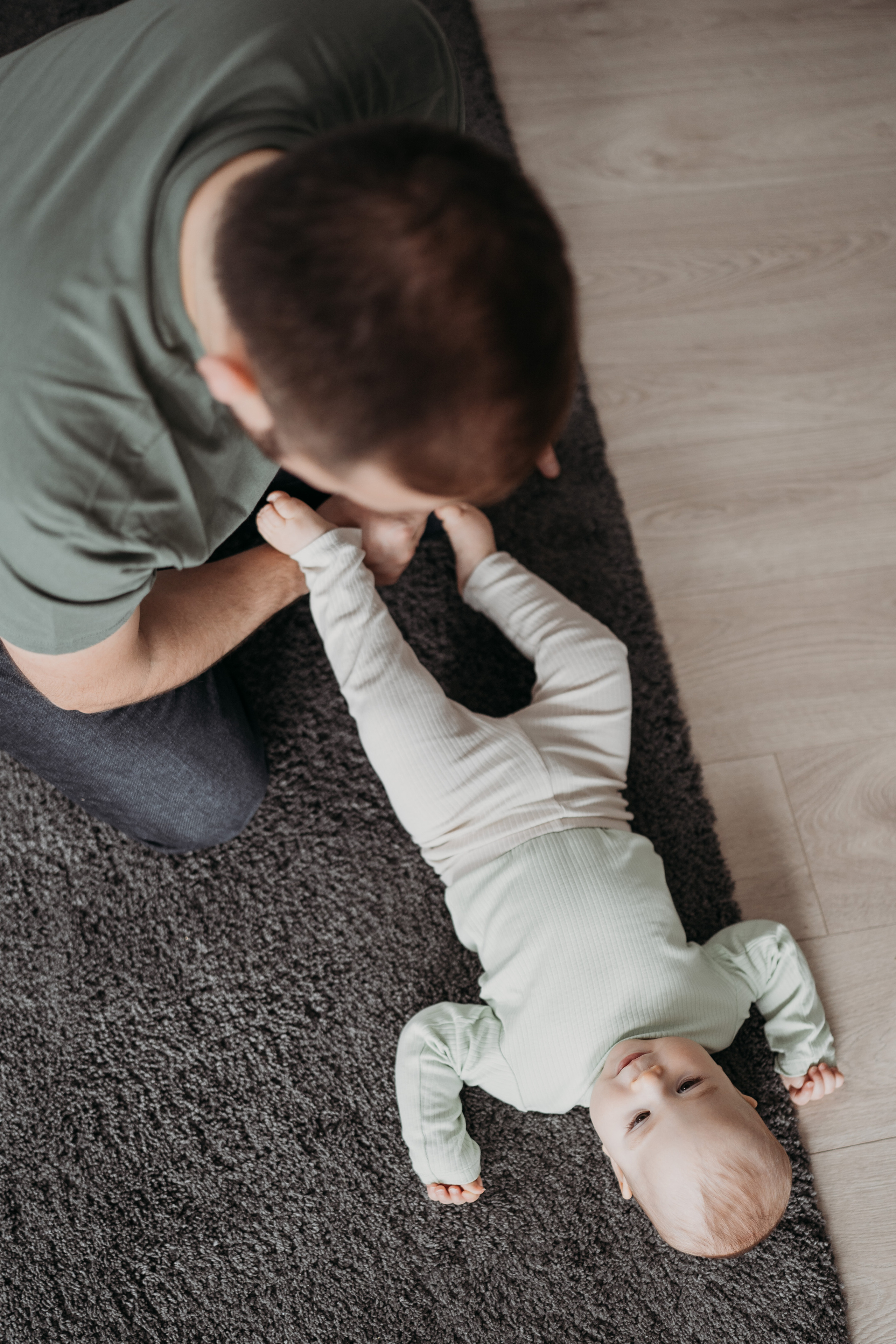 Настя, Саша, Даня и их родители. Фотограф новорожденных и детей первого года Евгения Михалькевич