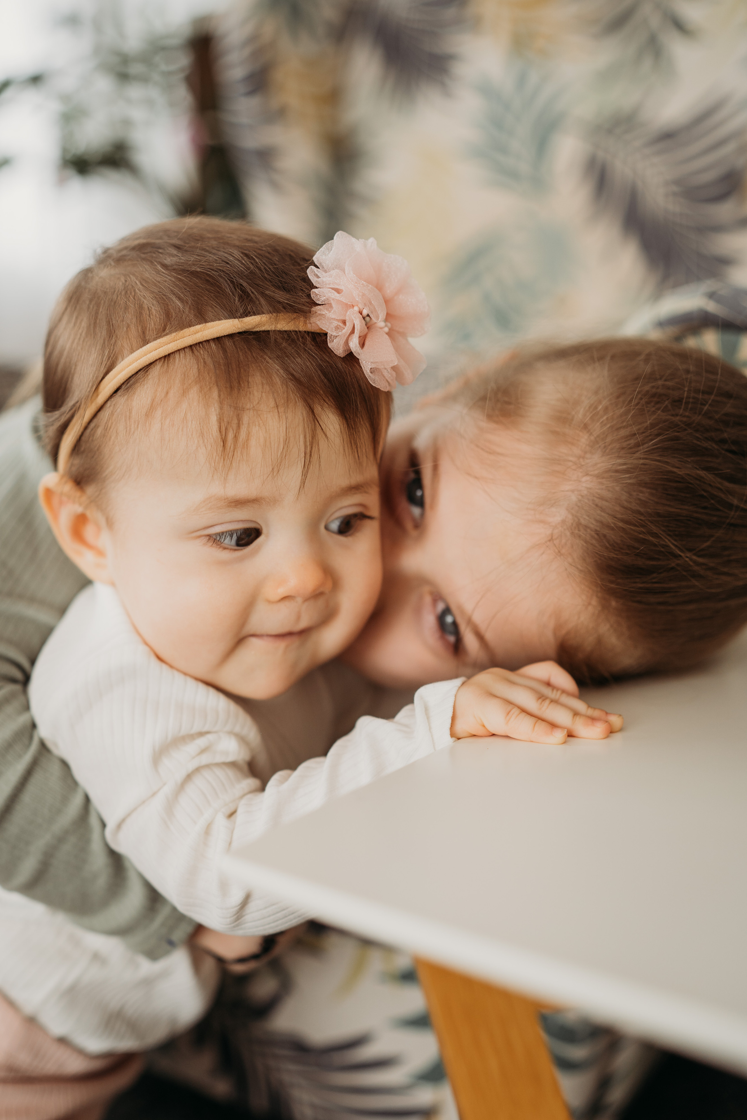 Настя, Саша, Даня и их родители. Фотограф новорожденных и детей первого года Евгения Михалькевич