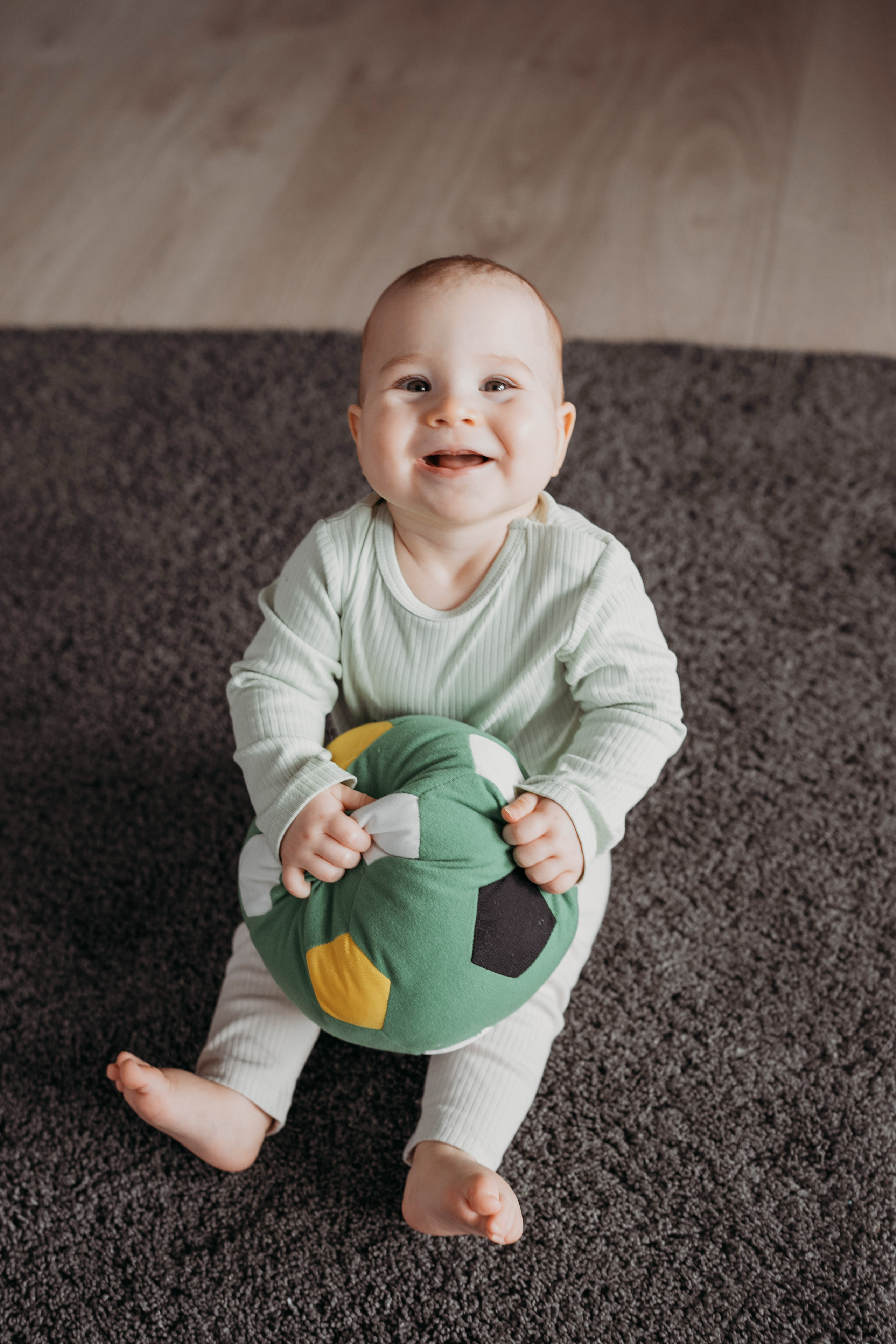 Настя, Саша, Даня и их родители. Фотограф новорожденных и детей первого года Евгения Михалькевич