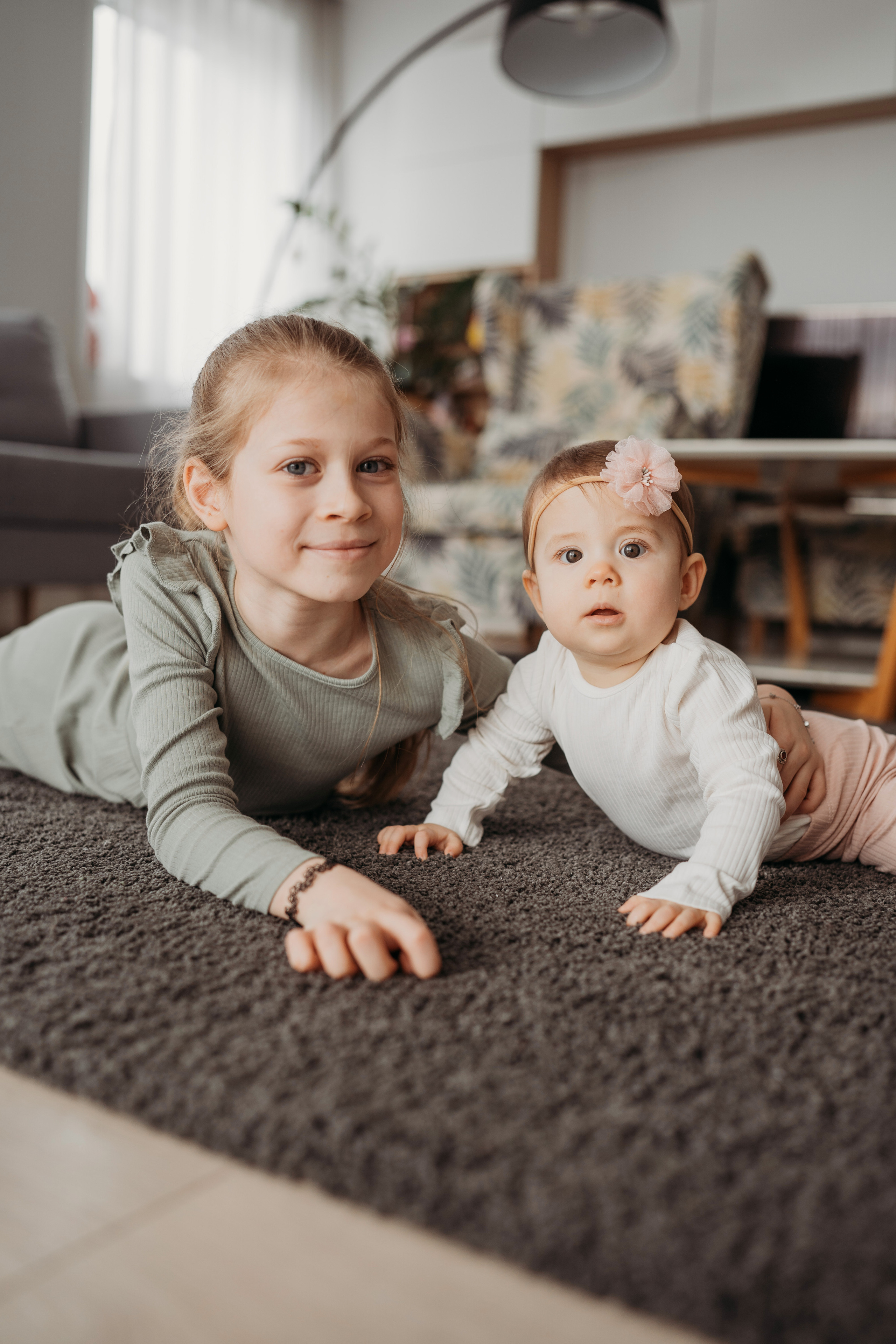 Настя, Саша, Даня и их родители. Фотограф новорожденных и детей первого года Евгения Михалькевич