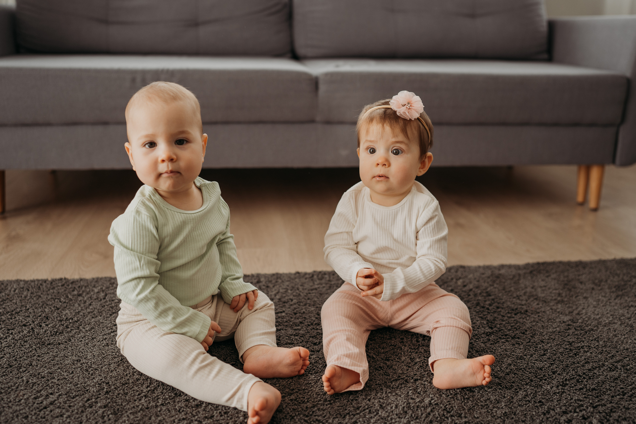 Настя, Саша, Даня и их родители. Фотограф новорожденных и детей первого года Евгения Михалькевич