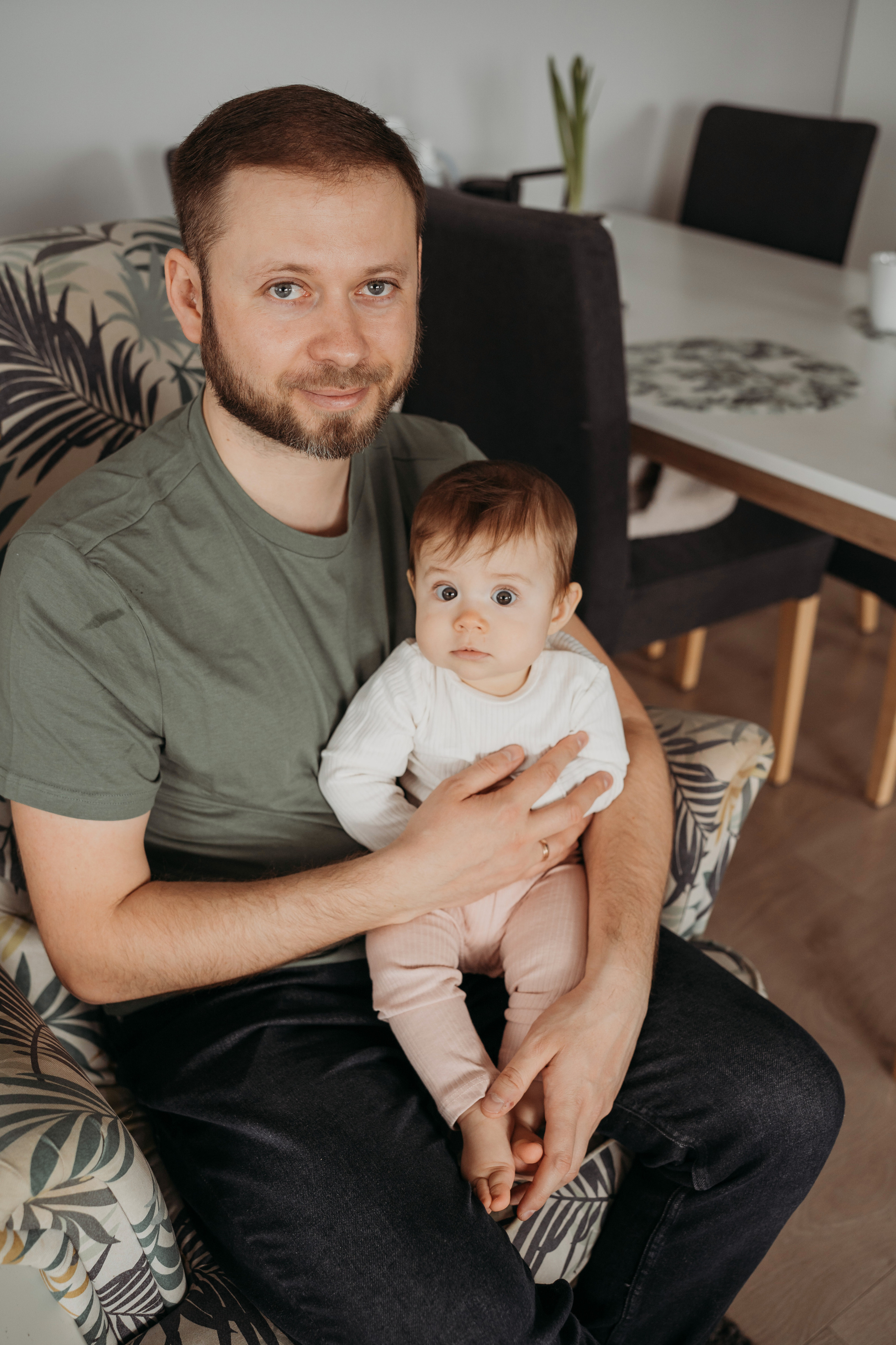 Настя, Саша, Даня и их родители. Фотограф новорожденных и детей первого года Евгения Михалькевич